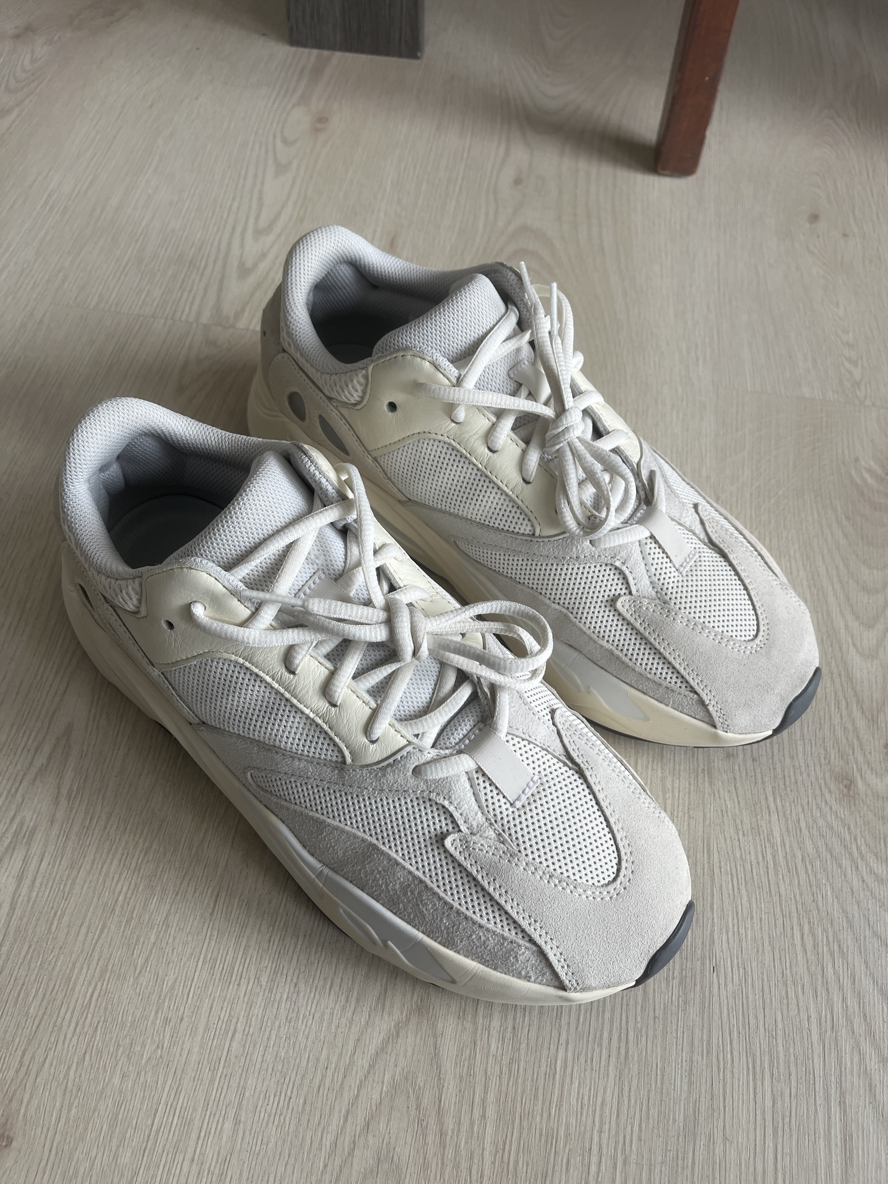 Yeezy Boost 700 'Analog' photo 7