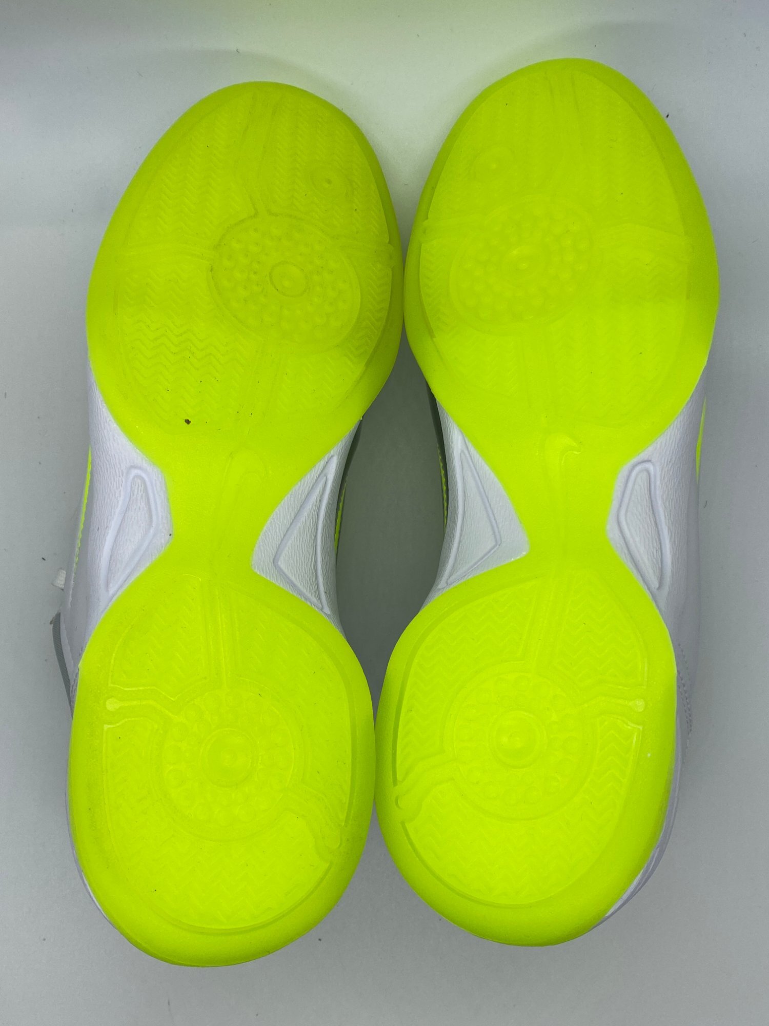 Nike x Palace Total 90 III 'White Volt' (2025) photo 5