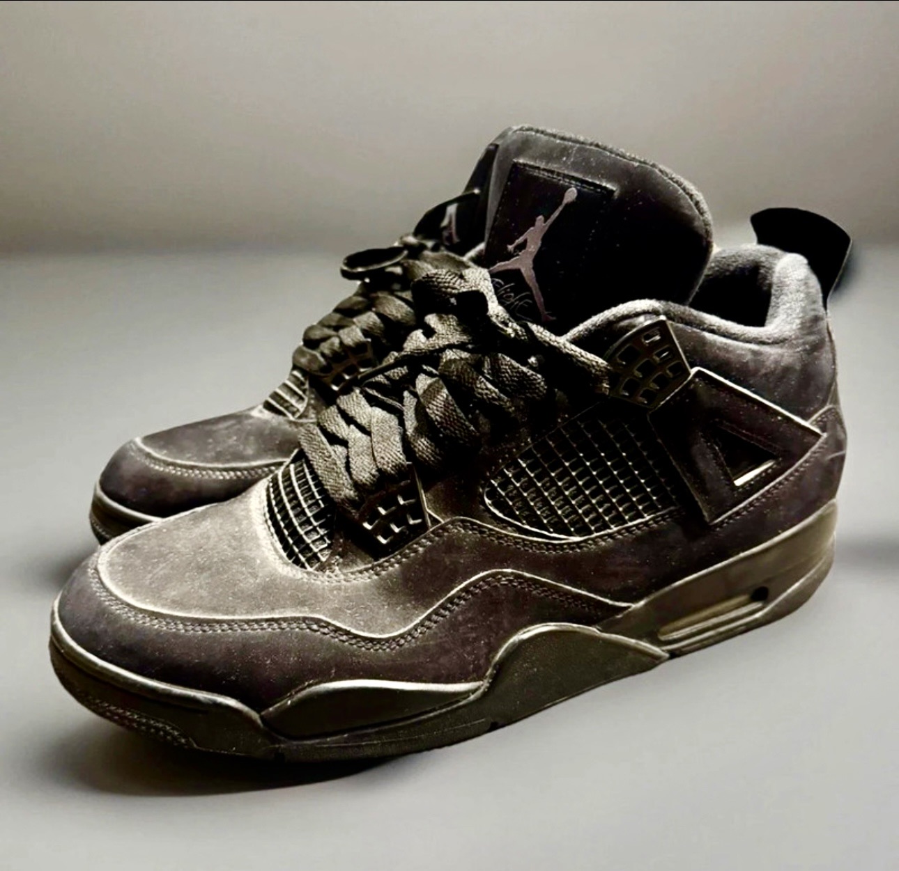 Air Jordan 4 Retro 'Black Cat' (2020) photo 2
