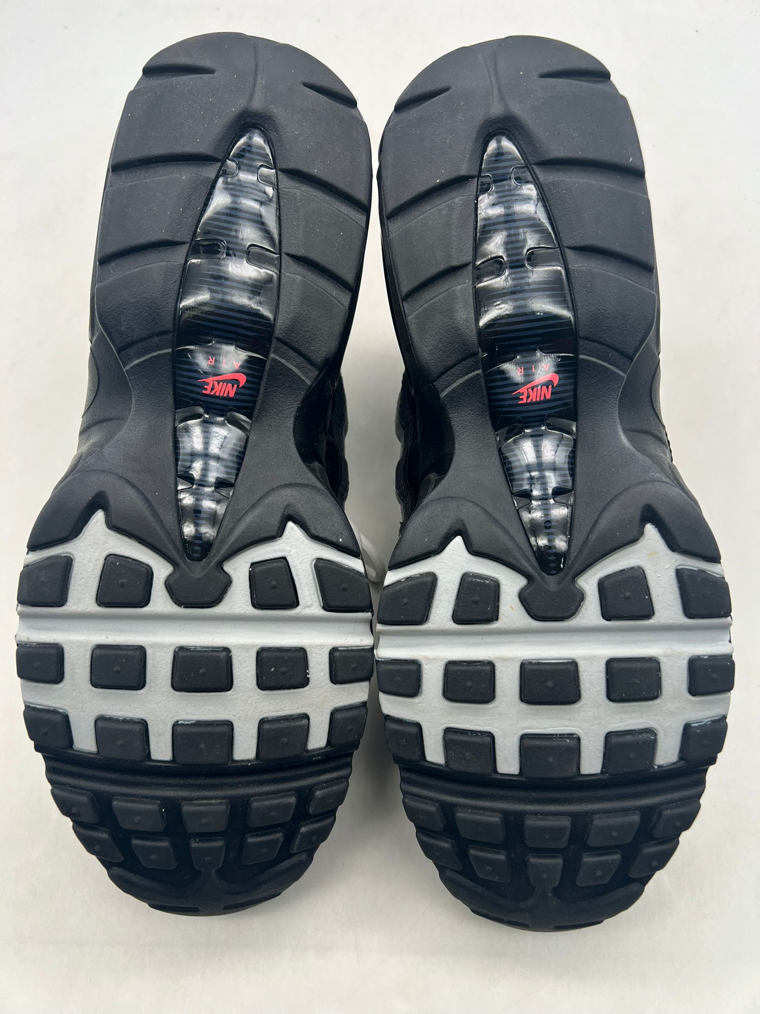 Nike Air Max 95 Black Track Red (2023) photo 5