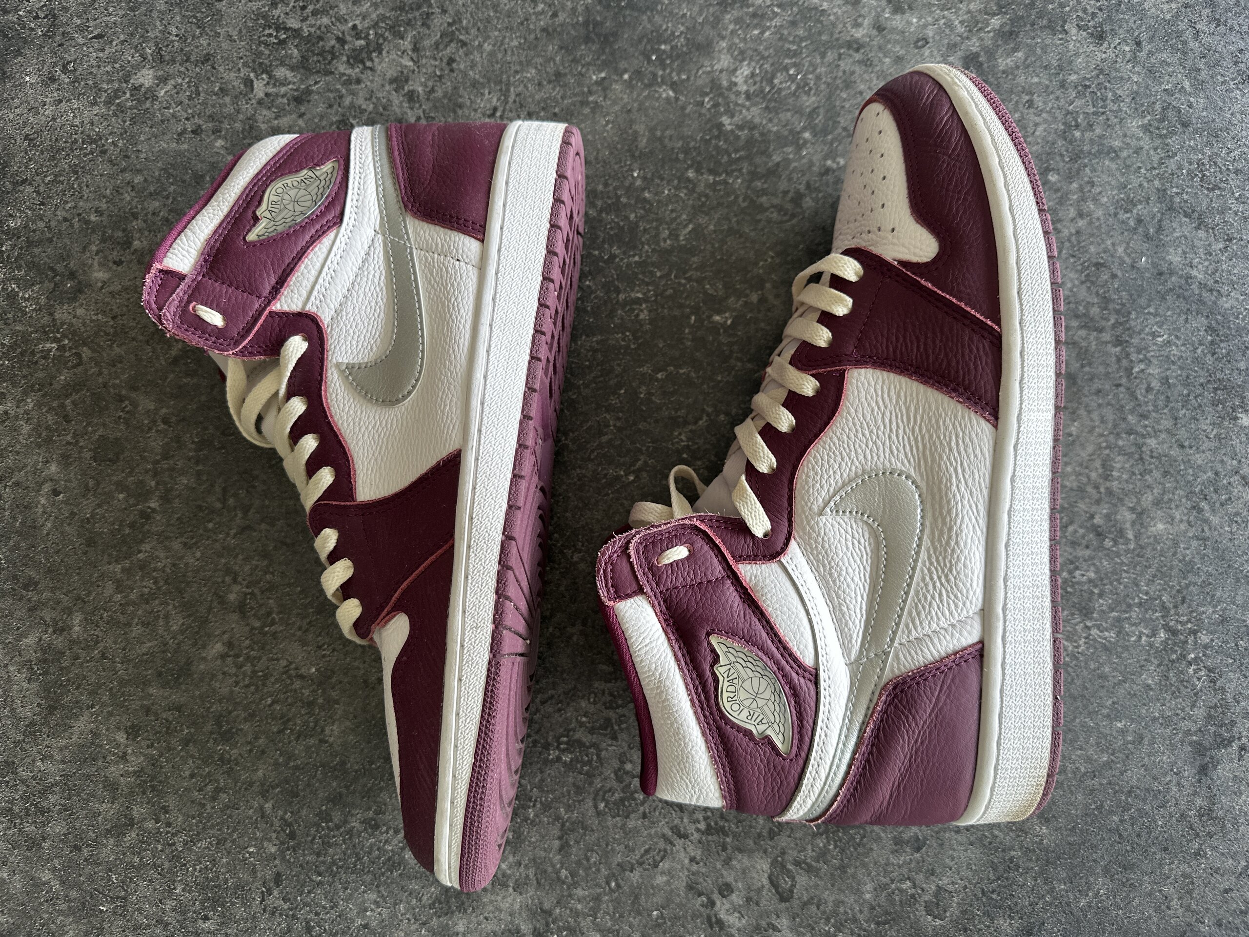 Air Jordan 1 Retro High OG 'Bordeaux' (2021) photo 2