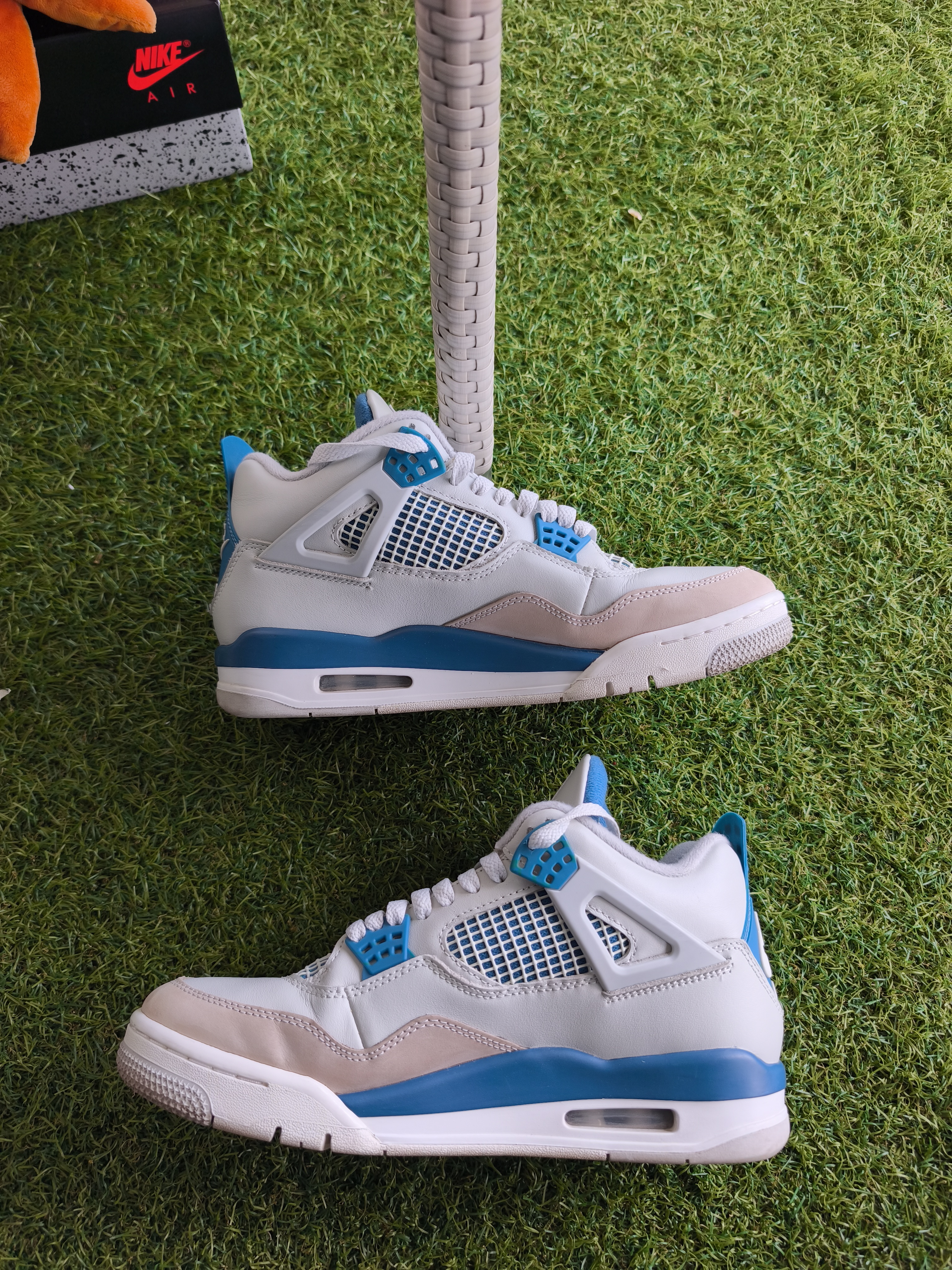 Air Jordan 4 'Military Blue/Industrial Blue' (2024) photo 2