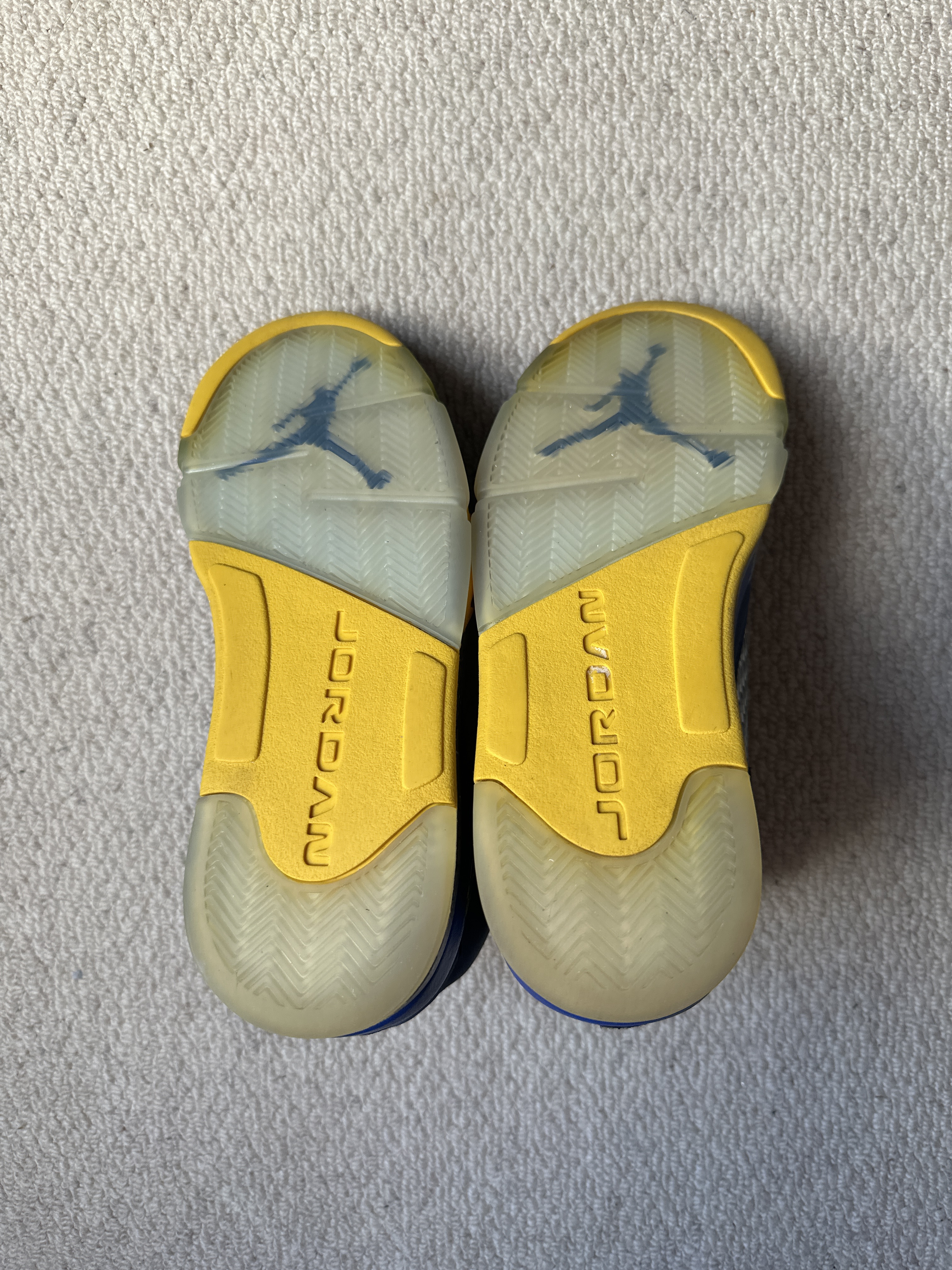 Air Jordan 5 Retro 'Laney' (2019) photo 5
