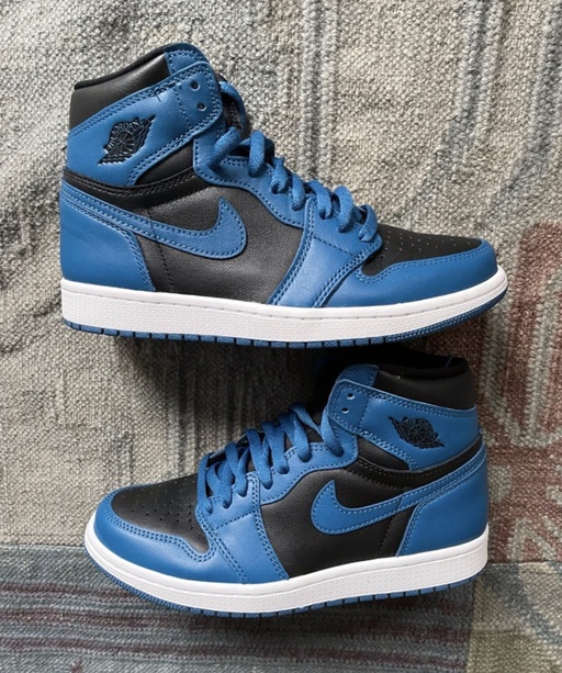 Air Jordan 1 Retro High OG 'Dark Marina Blue' (2022)