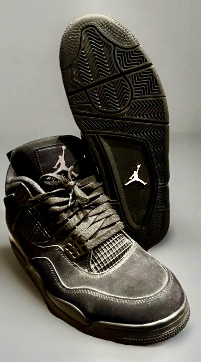 Air Jordan 4 Retro 'Black Cat' (2020) photo 6