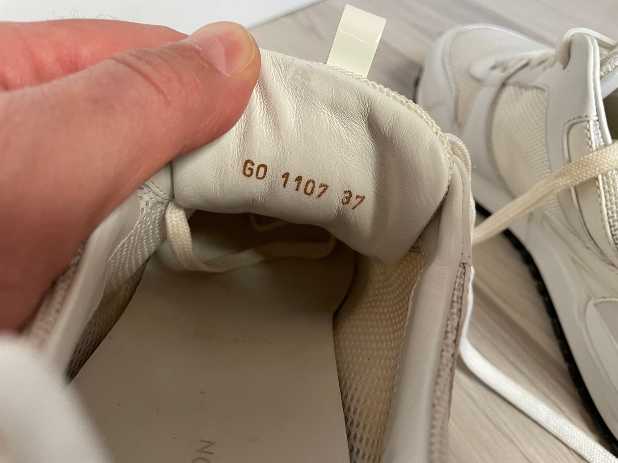 Louis Vuitton Run Away Sneaker Monogram White photo 8