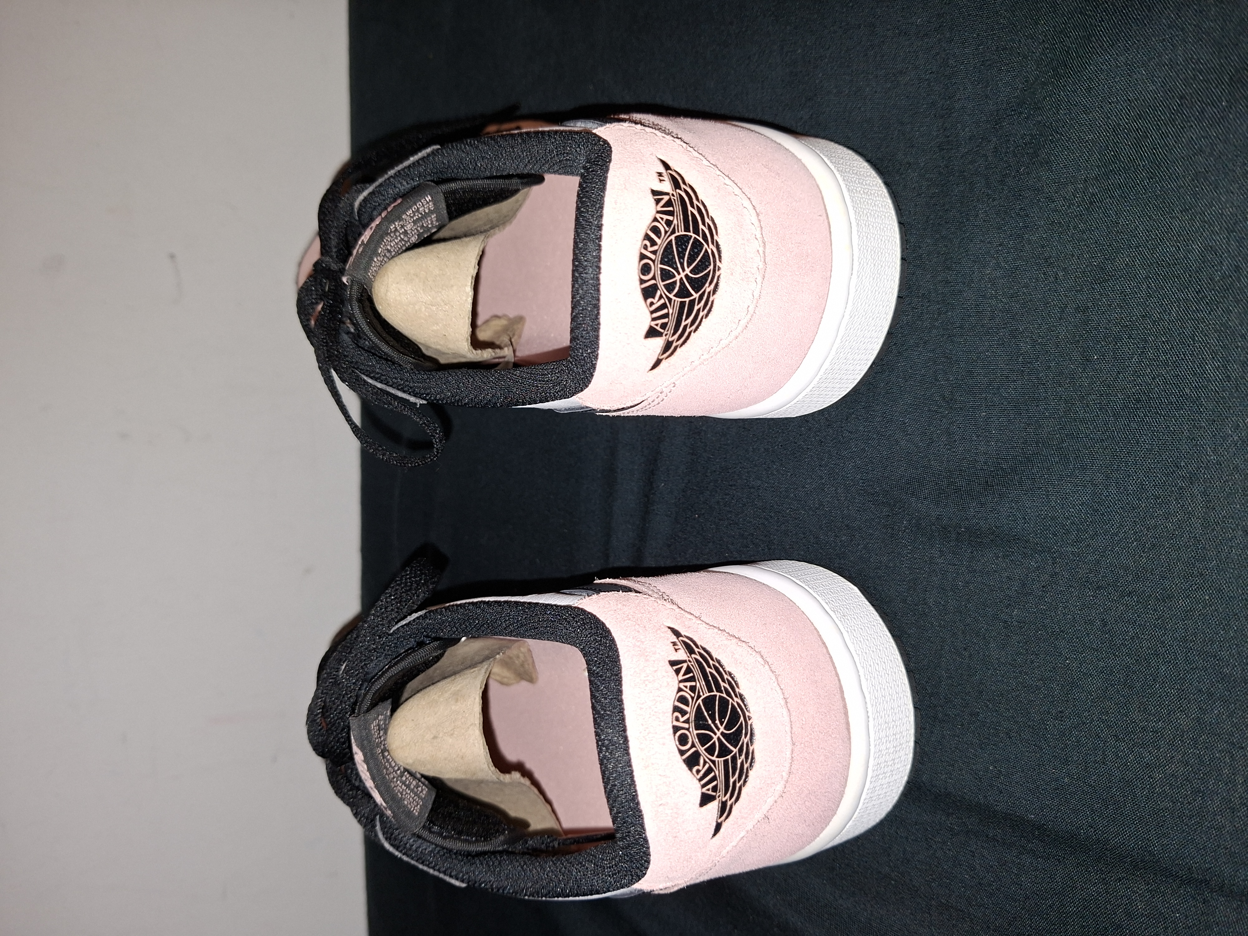 Air Jordan 1 Low OG 'Bleached Coral' (2022) photo 4