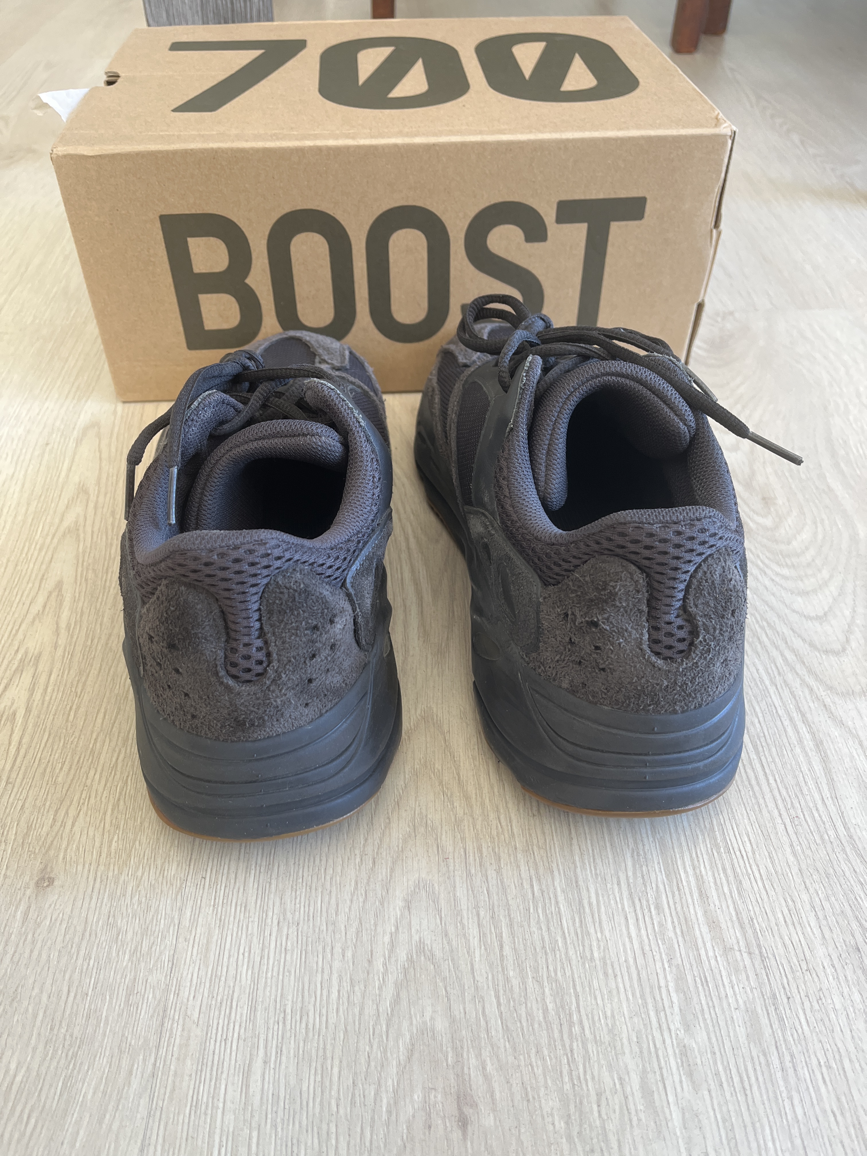 Yeezy Boost 700 'Utility Black' photo 4