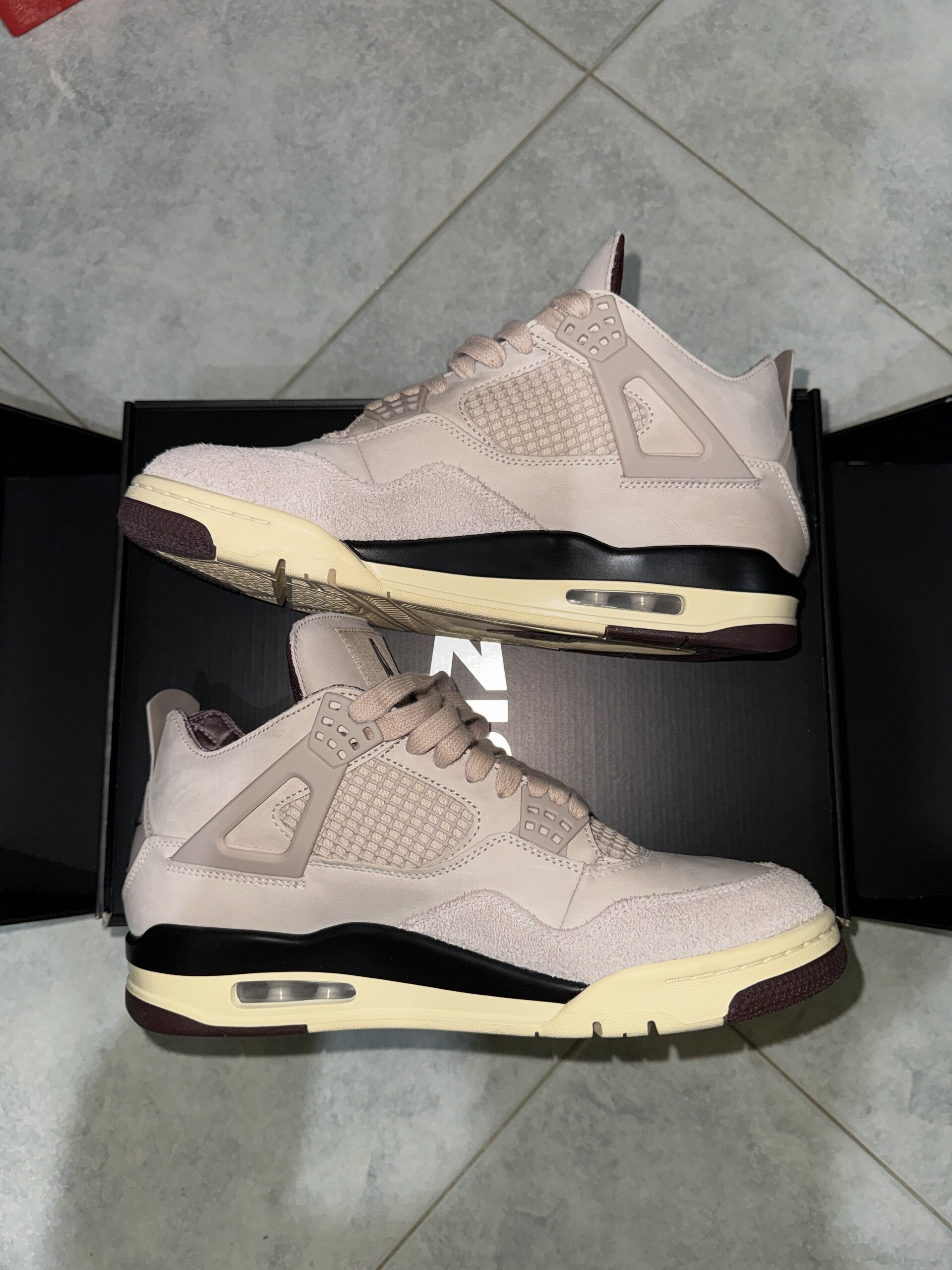 Air Jordan 4 x A Ma Maniére 4 Retro OG SP WMNS 'Fossil Stone' (2024) photo 2