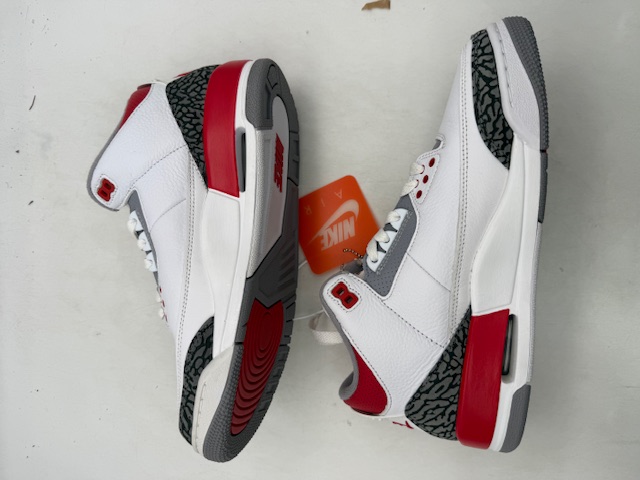 Air Jordan 3 OG 'Fire Red' (2022) photo 6