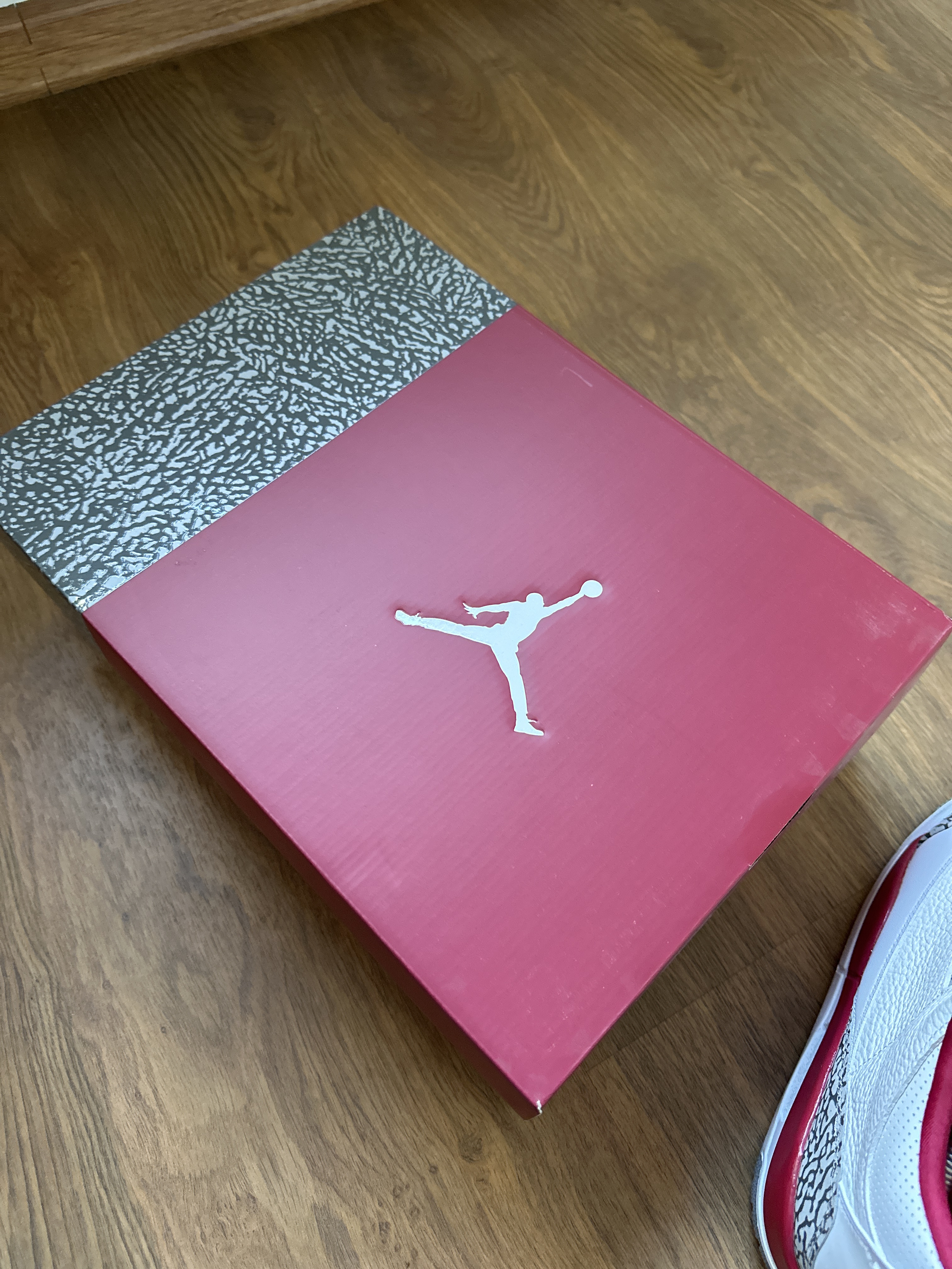 Air Jordan 3 Retro 'Cardinal Red' (2022) photo 8