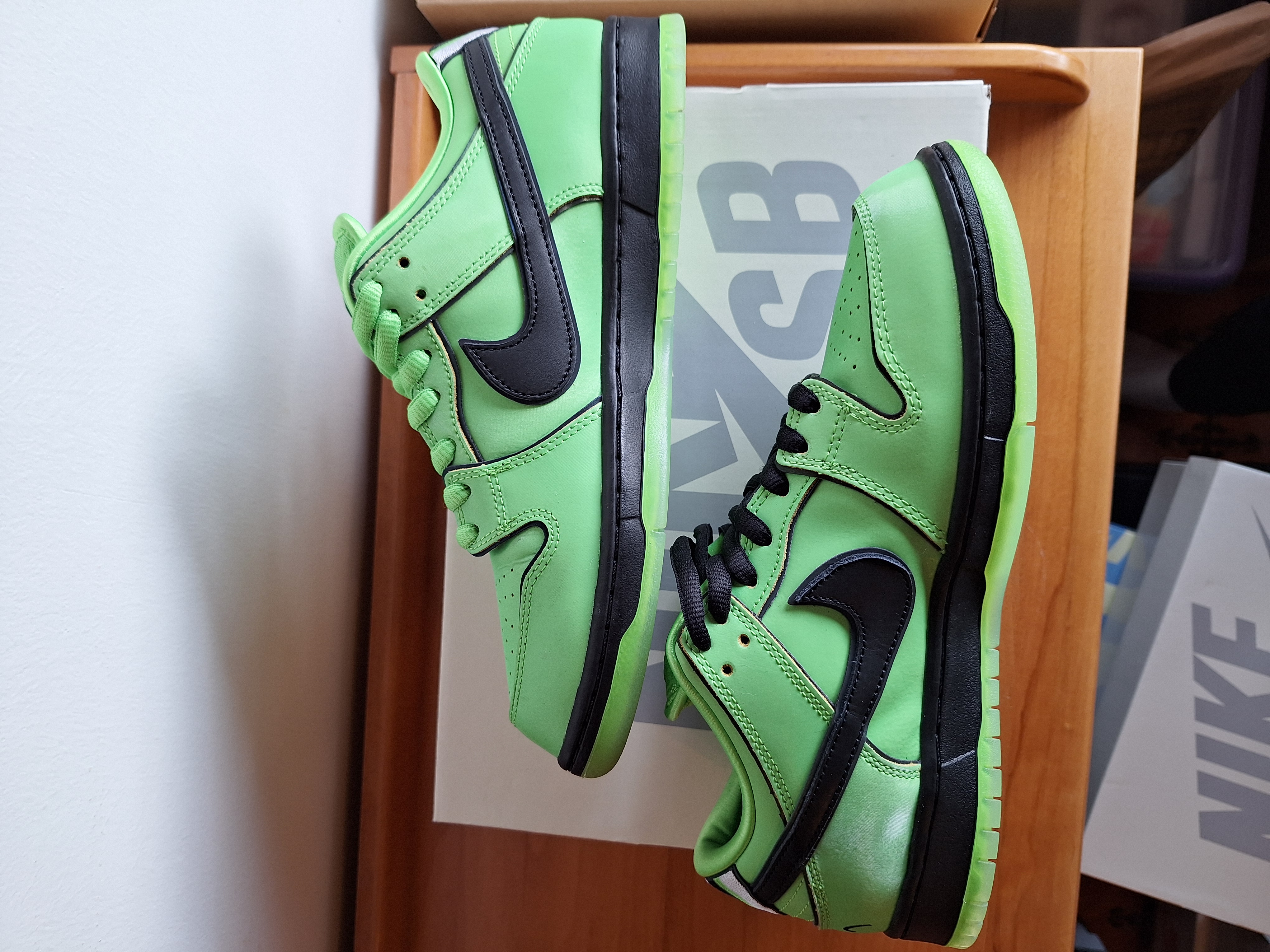 Nike SB x The Powerpuff Girls Dunk Low 'Buttercup' (2023) photo 2