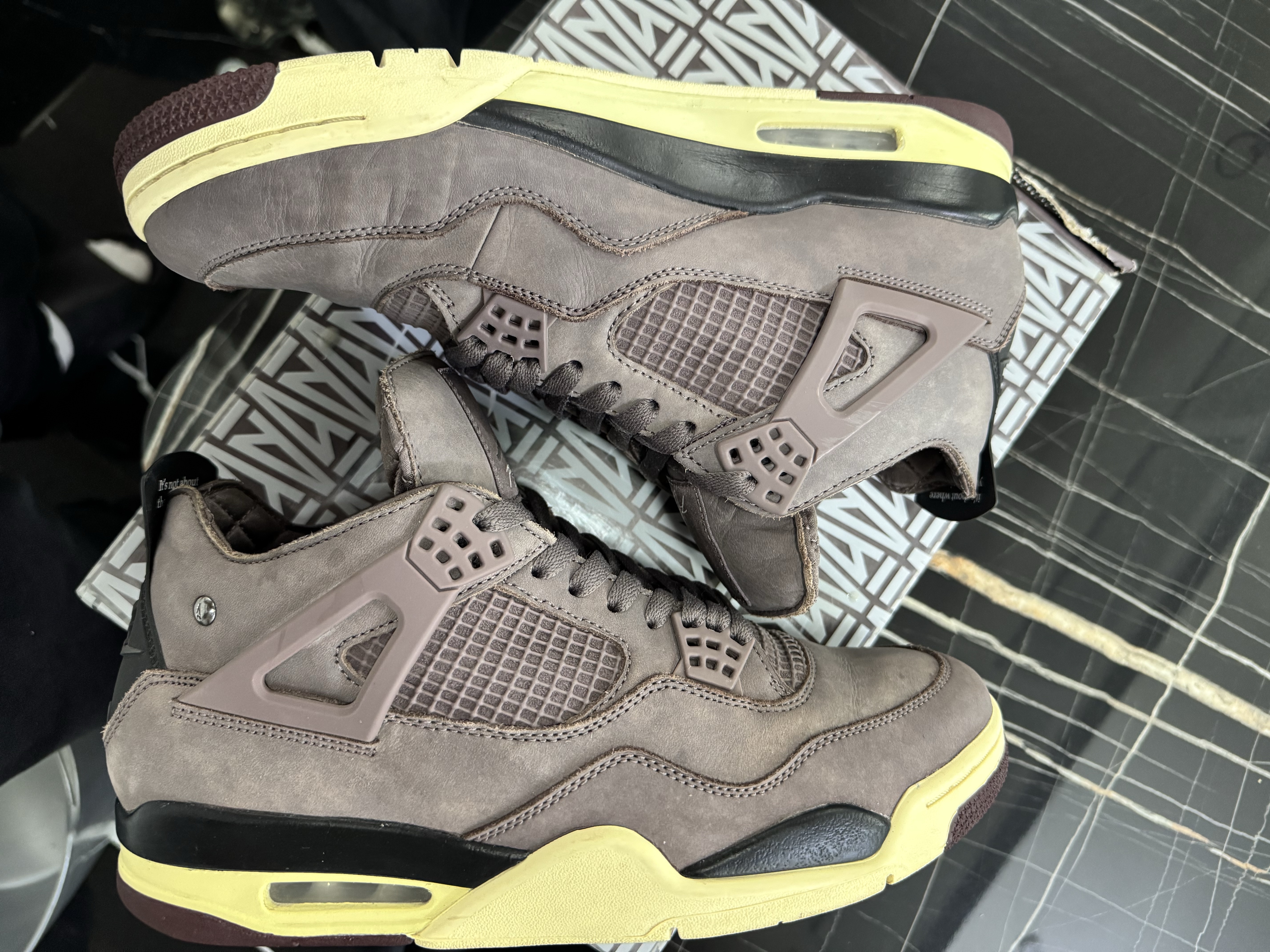 Air Jordan x A Ma Maniere 4 'Violet Ore' (2022) photo 2