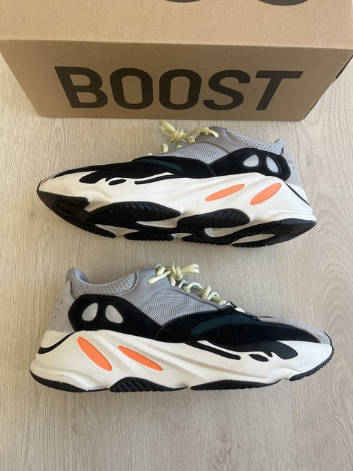 Yeezy Boost 700 'Wave Runner'