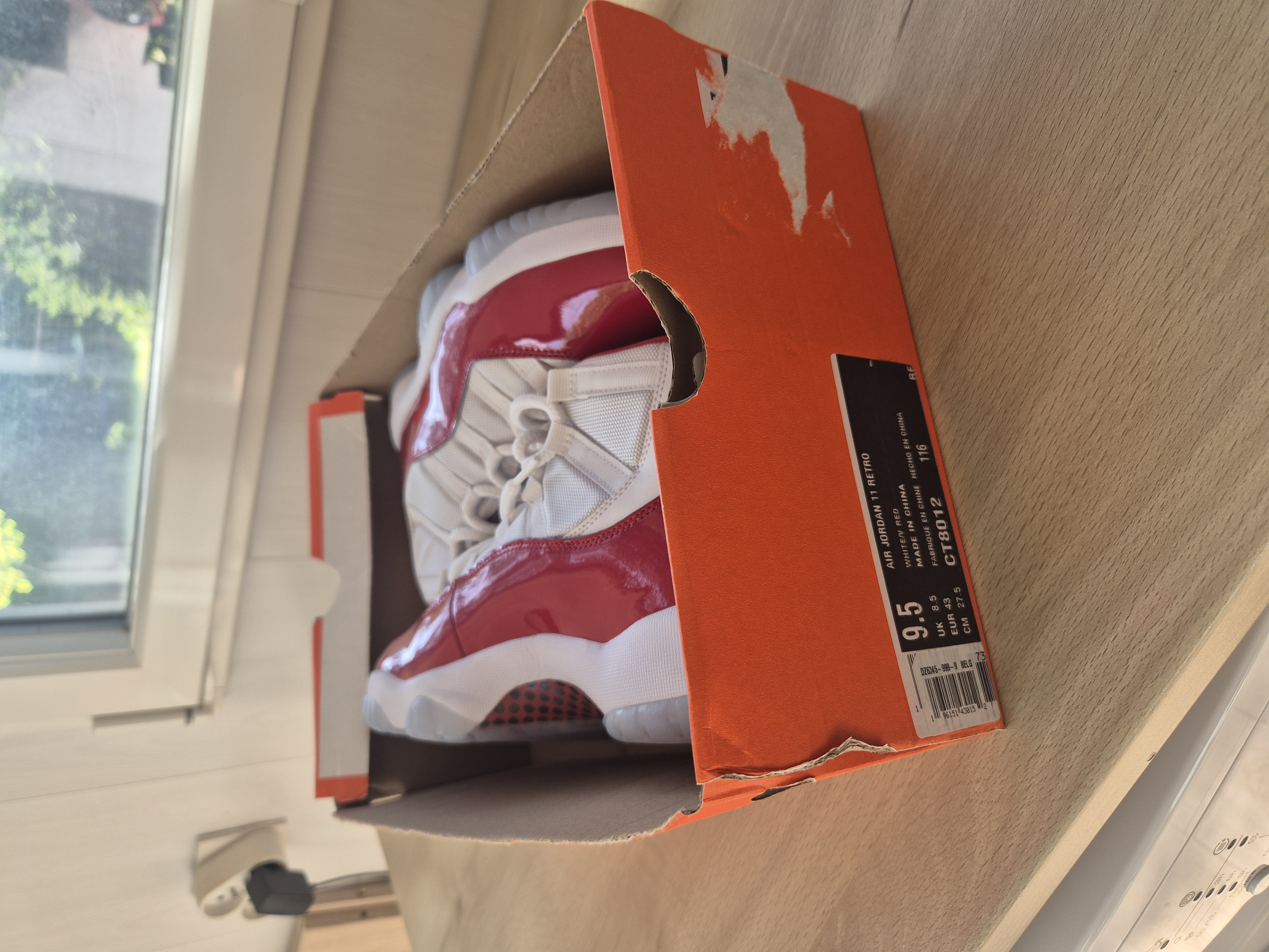 Air Jordan 11 'Cherry' (2022) photo 10