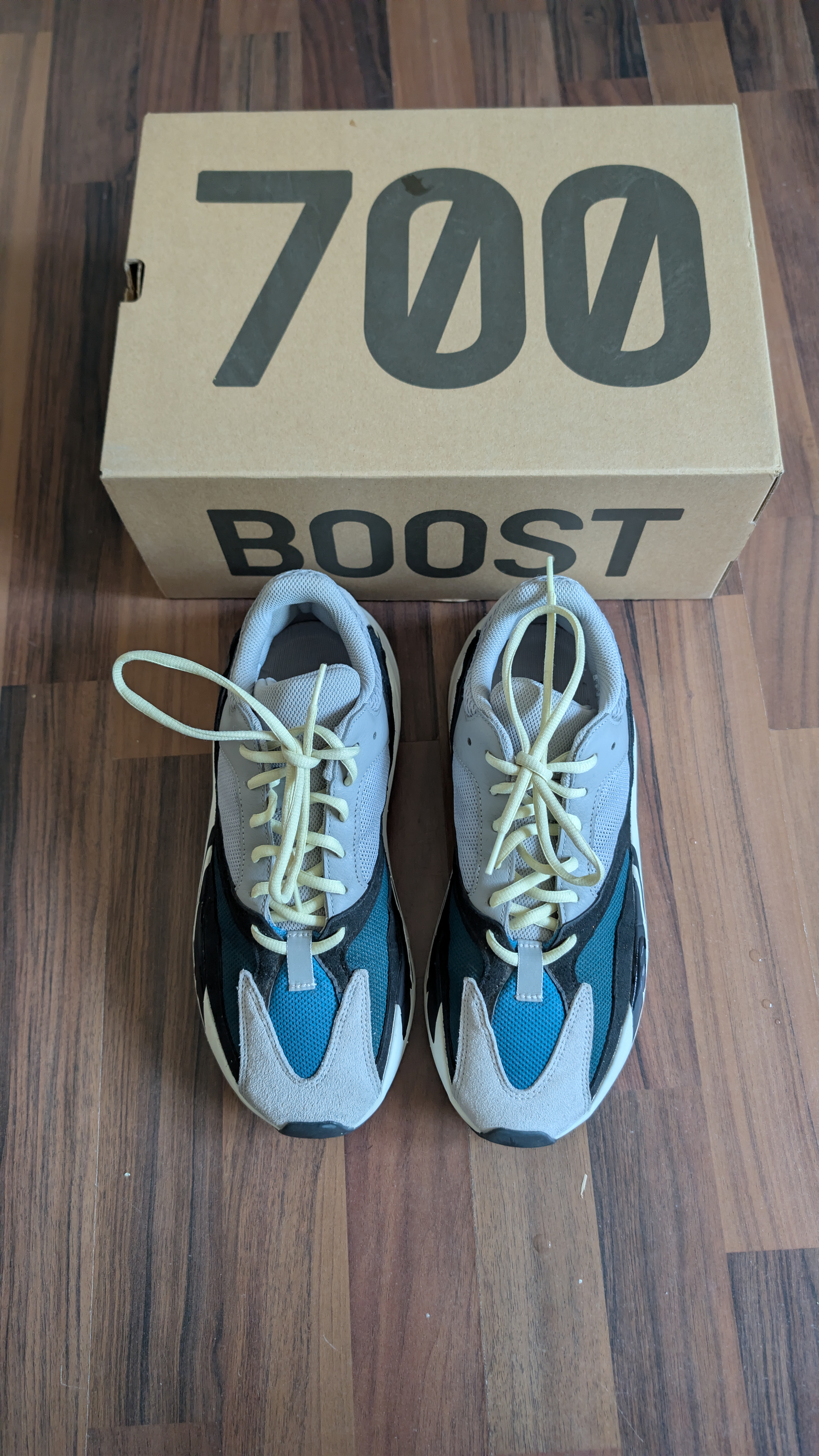 Yeezy Boost 700 'Wave Runner' photo 1