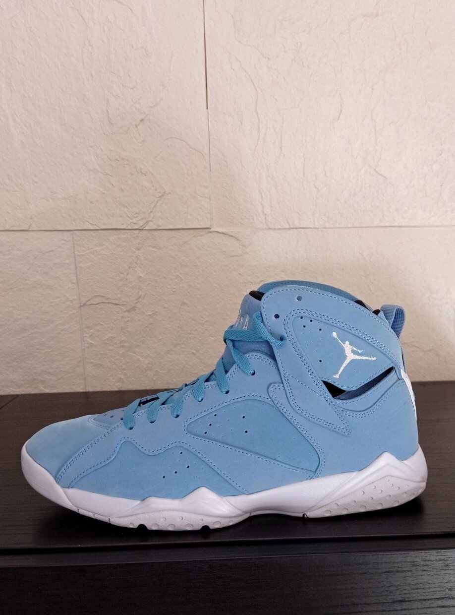 Air Jordan 7 Retro 'Pantone' (2017) photo 1