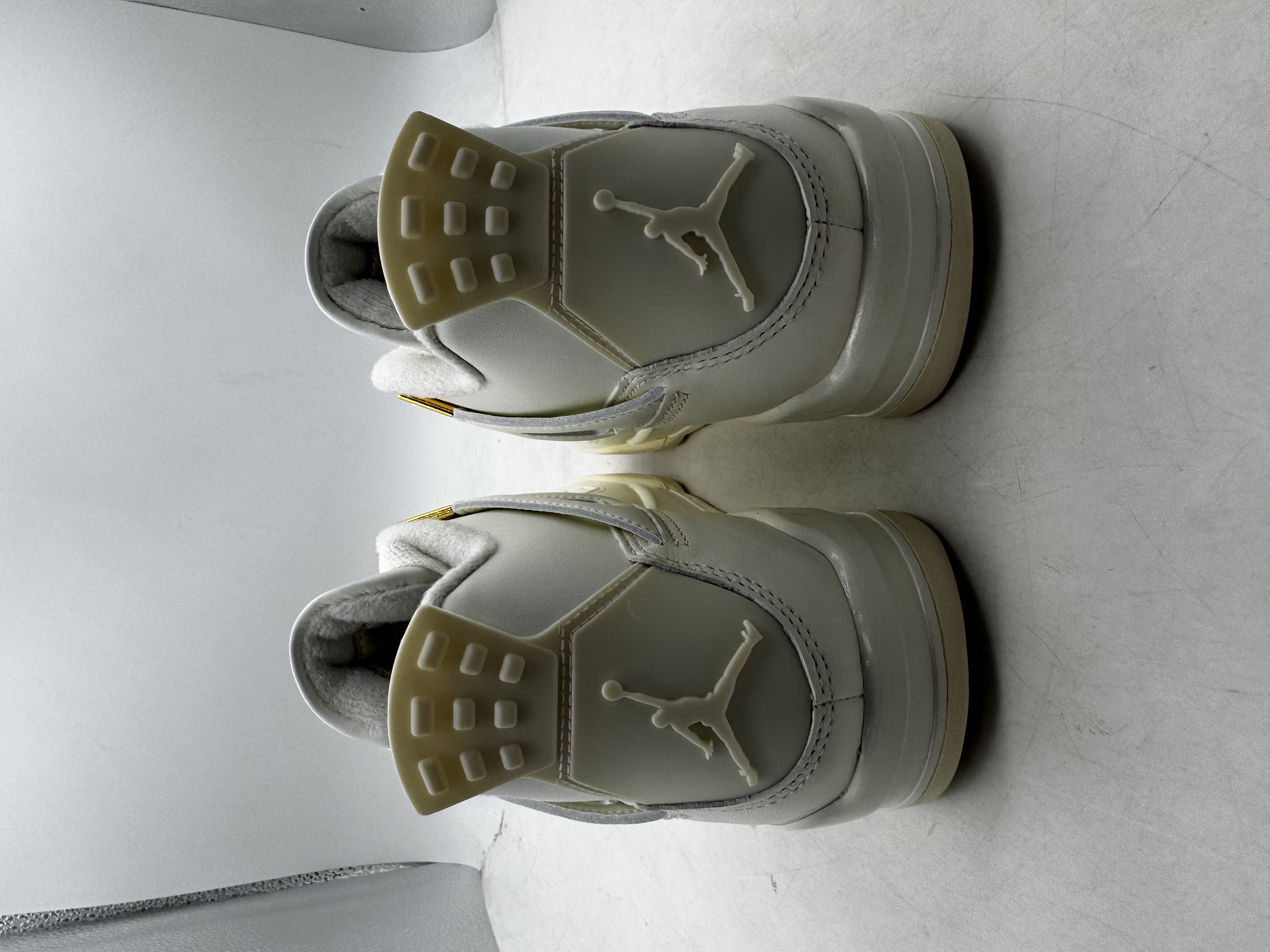 Air Jordan 4 WMNS 'Metallic Gold' (2024) photo 8