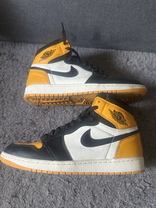 Air Jordan 1 High 'Yellow Toe' (2022)