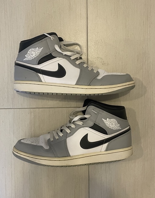 Air Jordan 1 Mid 'Smoke Grey Black' (2022)