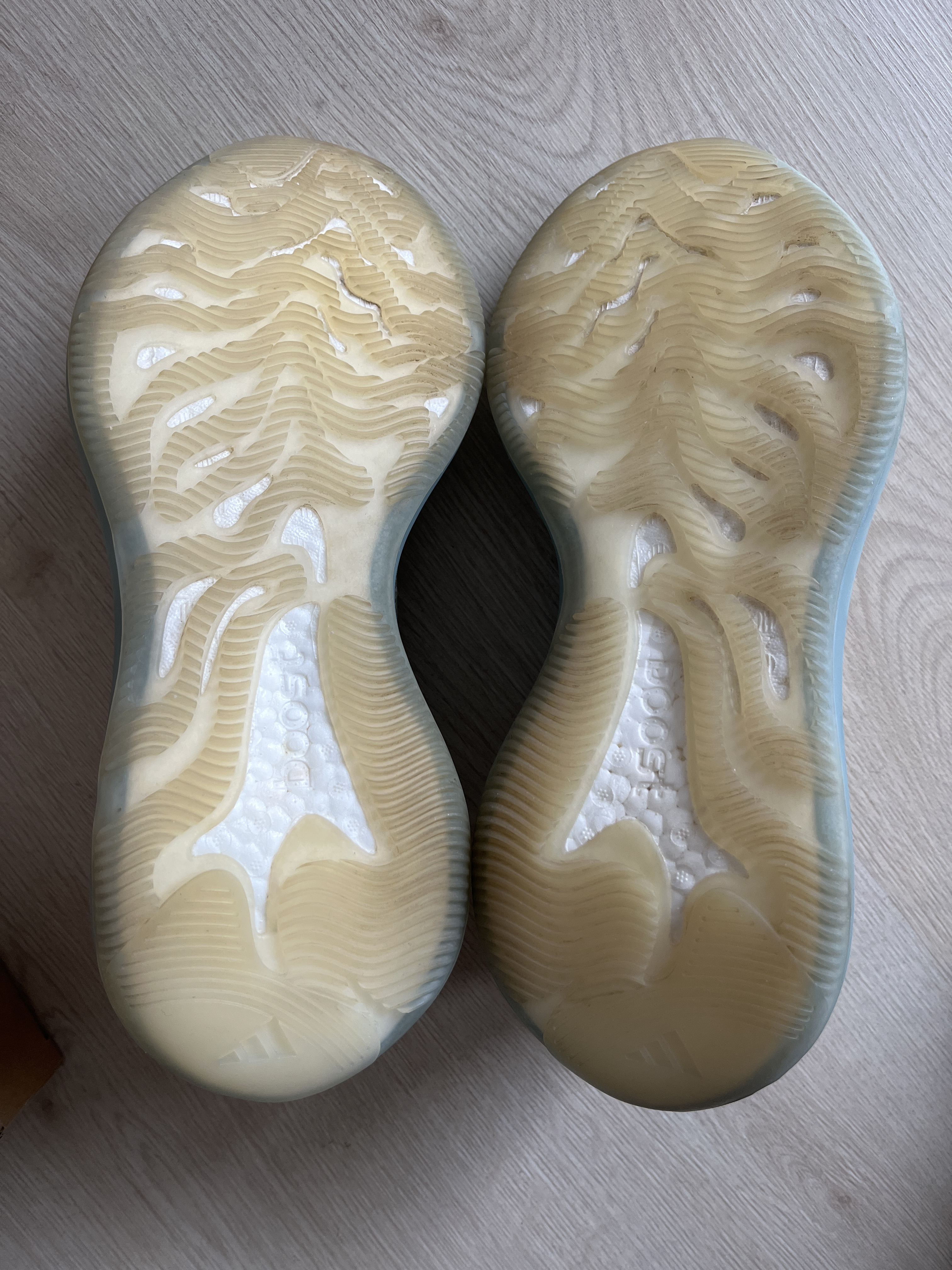 Yeezy Boost 380 'Alien Blue' photo 5