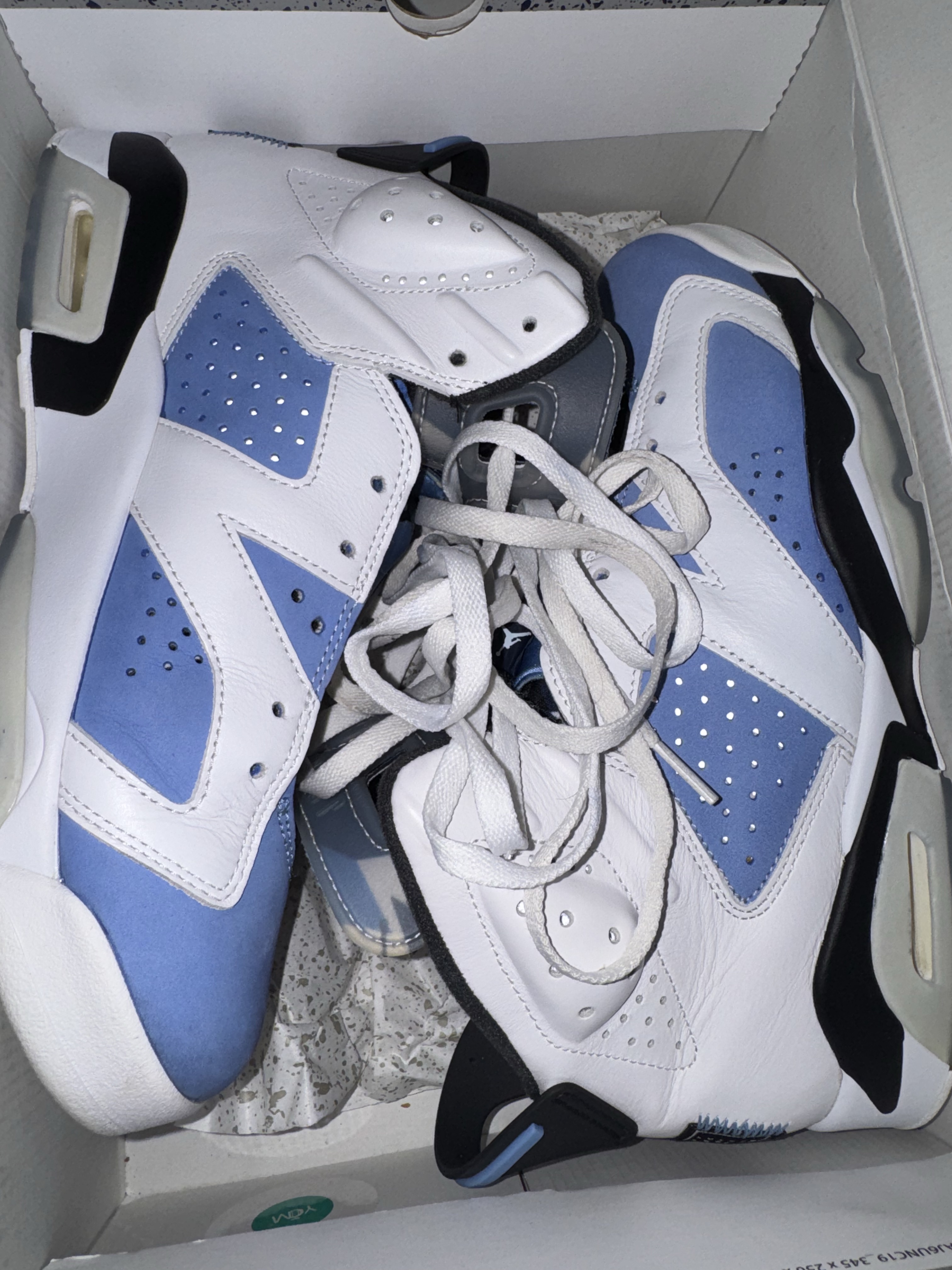 Air Jordan 6 UNC 'Blue White' (2022) photo 3