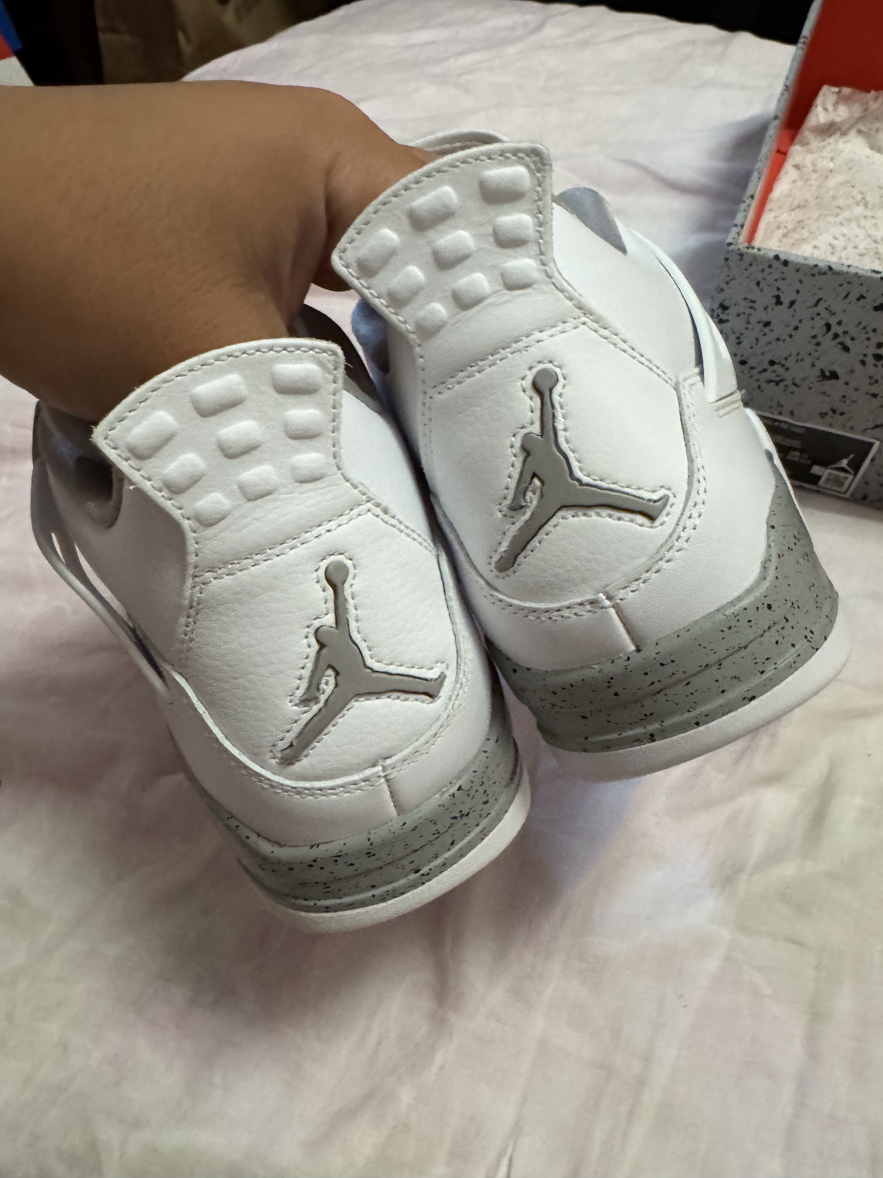 Air Jordan 4 Retro 'Tech White' (2021) photo 4