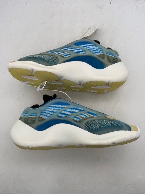 Yeezy 700 V3 'Arzareth' (2020)