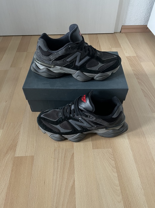 New Balance 9060 Black Castlerock