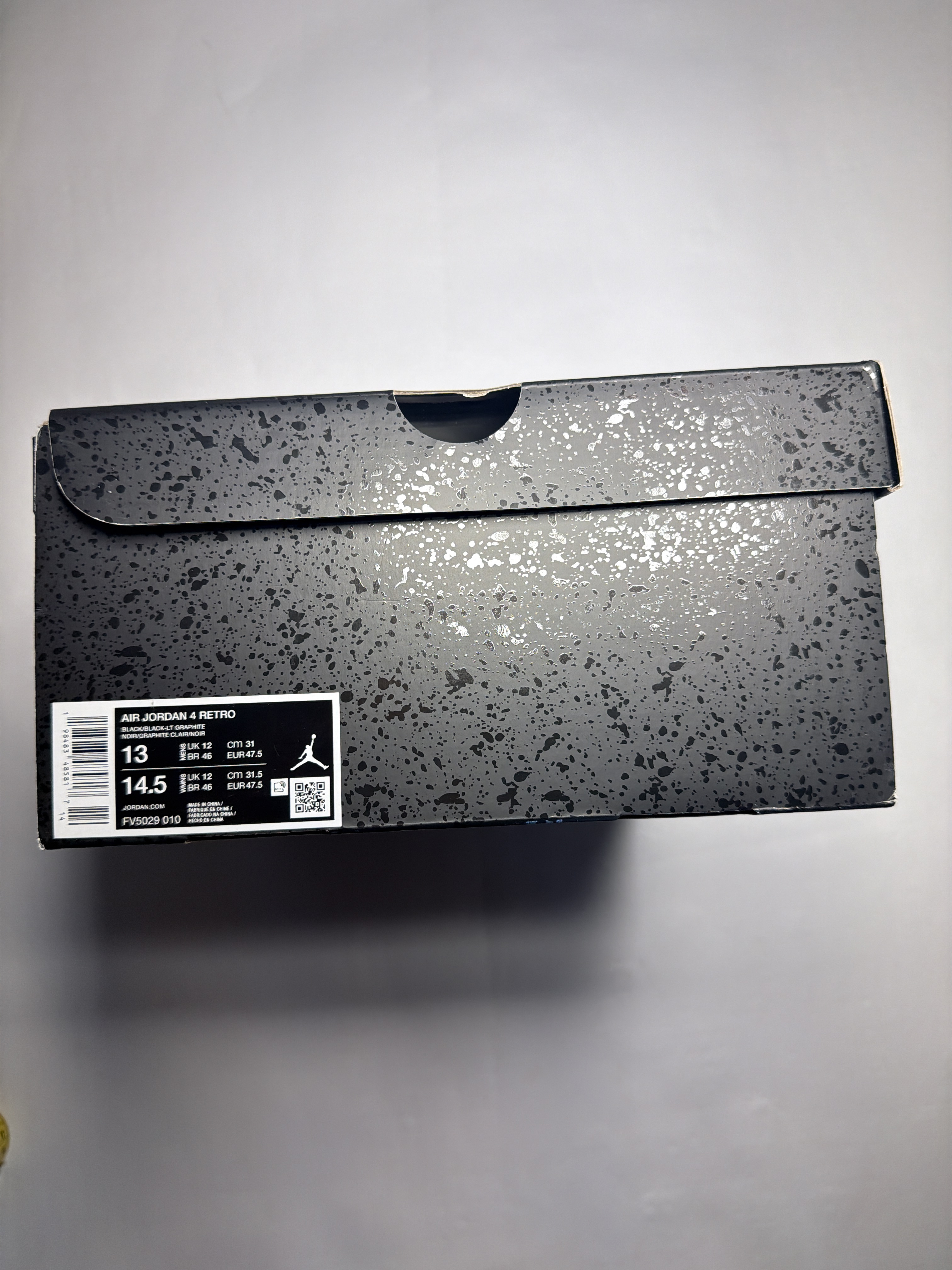 Air Jordan 4 Retro 'Black Cat' (2025) photo 7