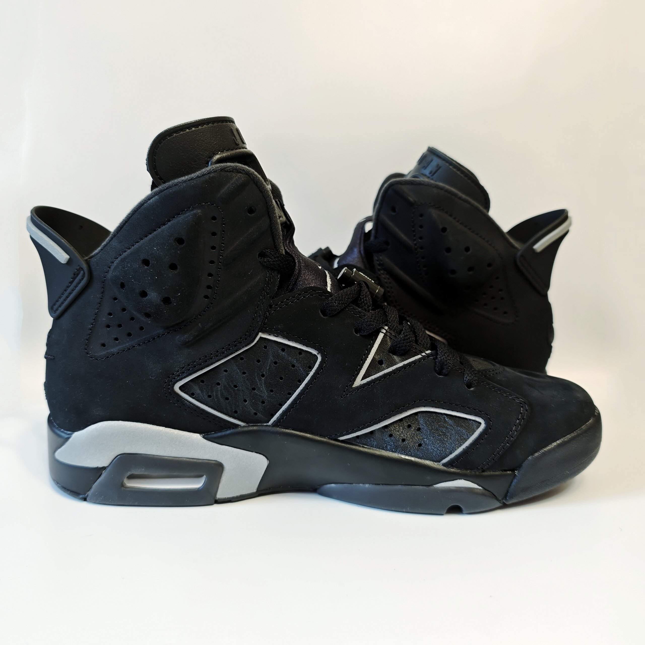 Air Jordan 6 'Cap & Gown' (2026) photo 9