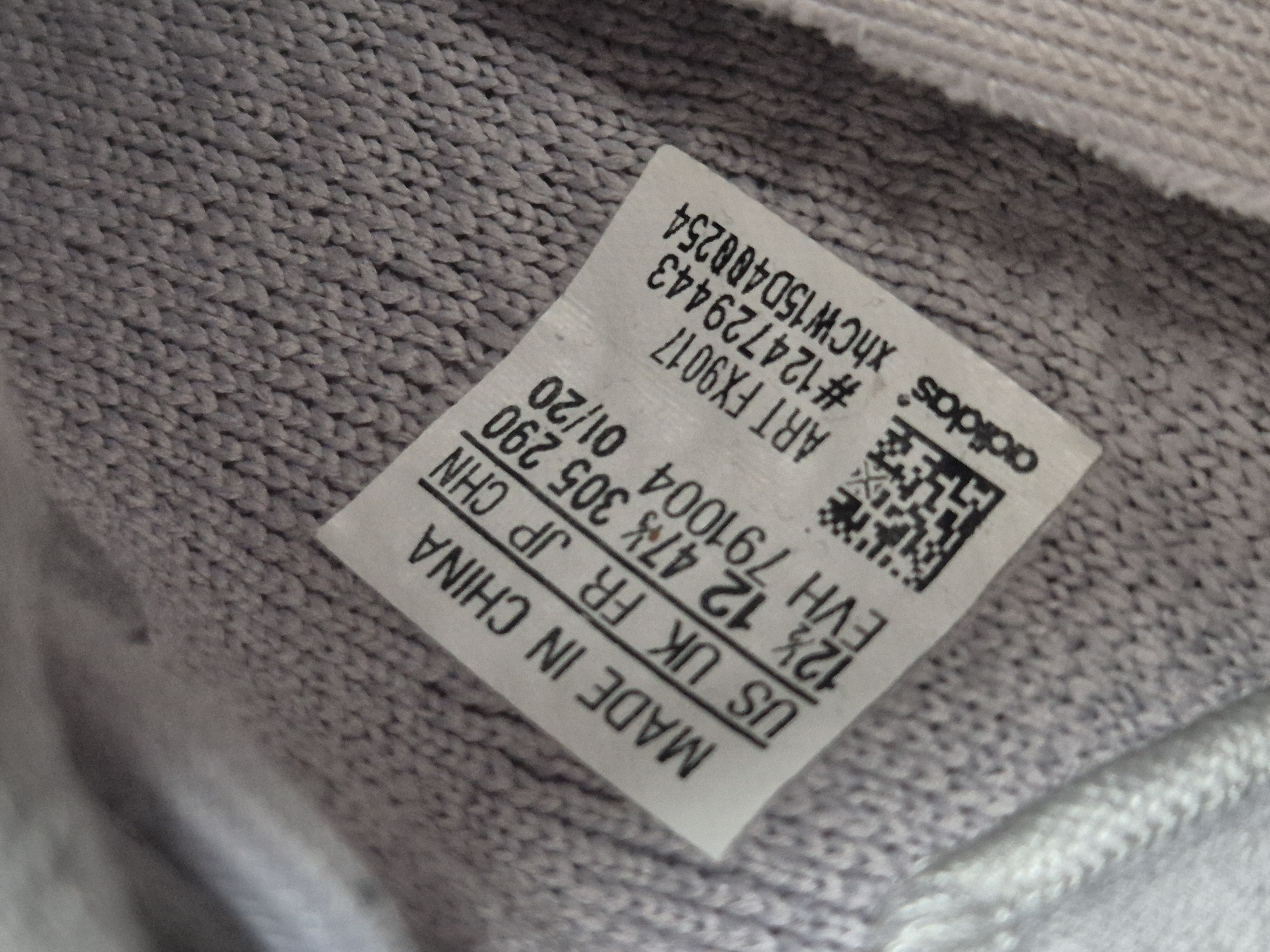 Yeezy Boost 350 V2 'Tail Light' (2020) photo 6