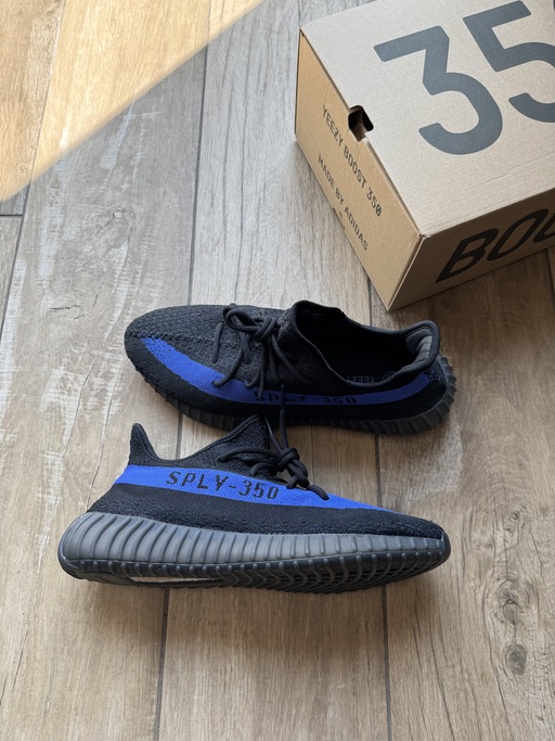 Yeezy Boost 350 V2 'Red'