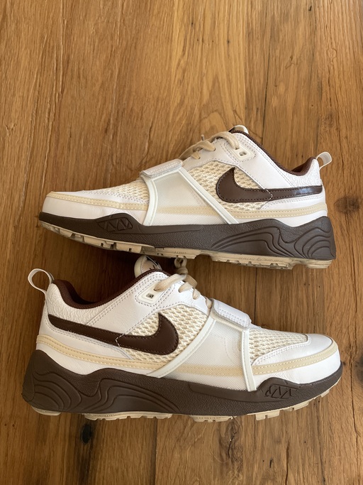 Nike x Travis Scott Zoom Field Jaxx 'Light Chocolate' (2024)