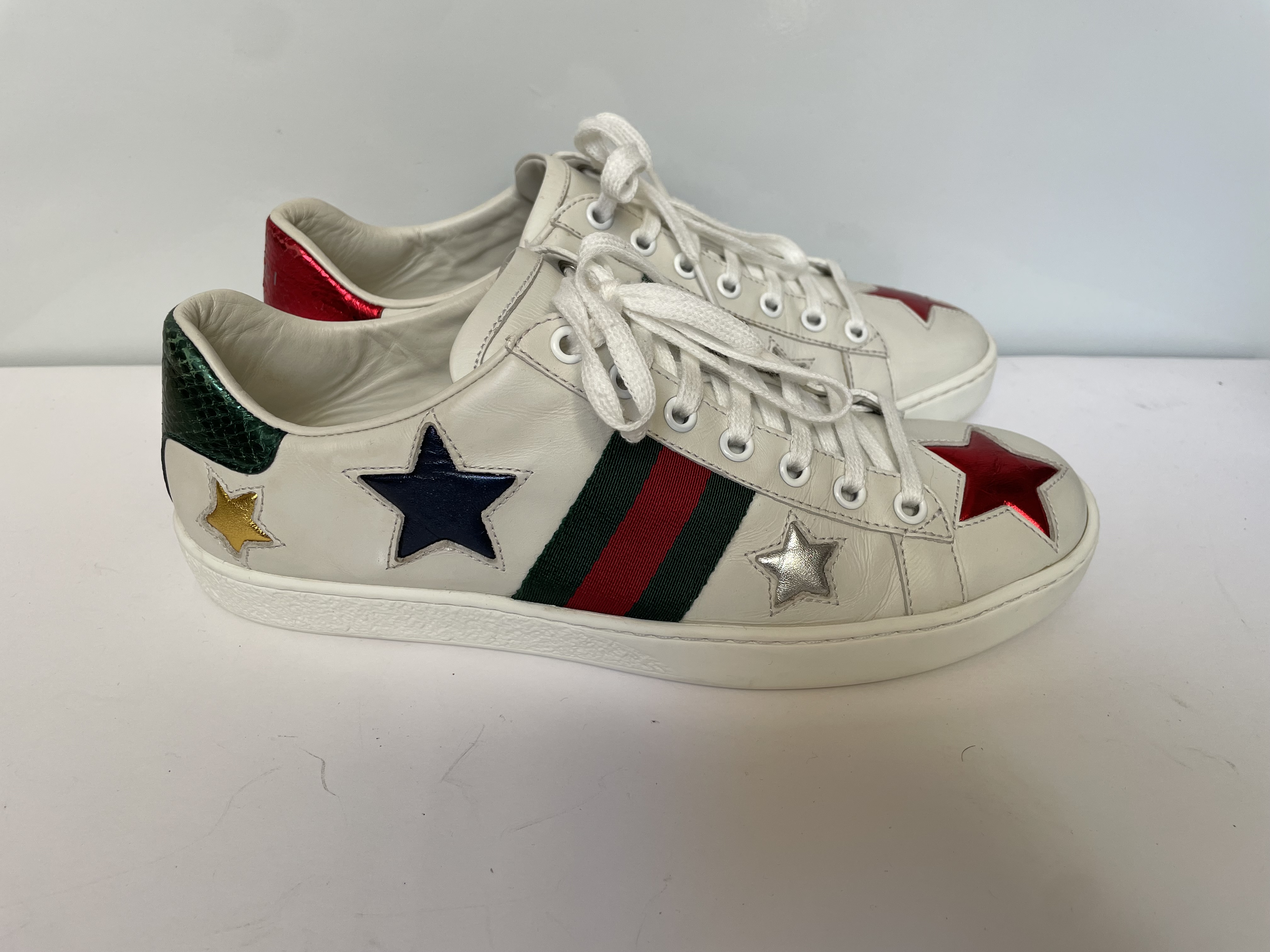 Luxury Gucci Ace Bee White photo 2