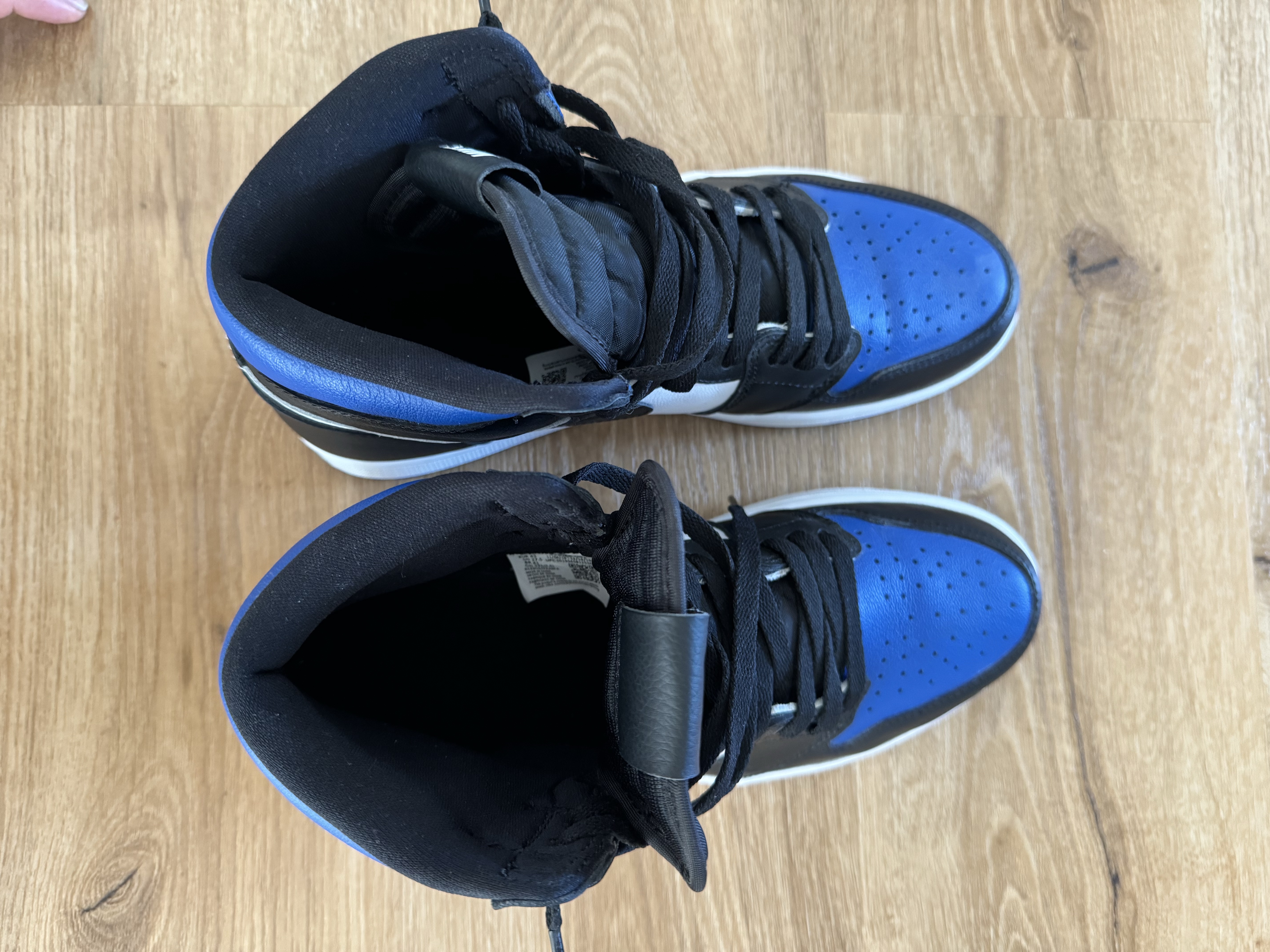 Air Jordan 1 Retro High 'Royal Toe' (2020) photo 3