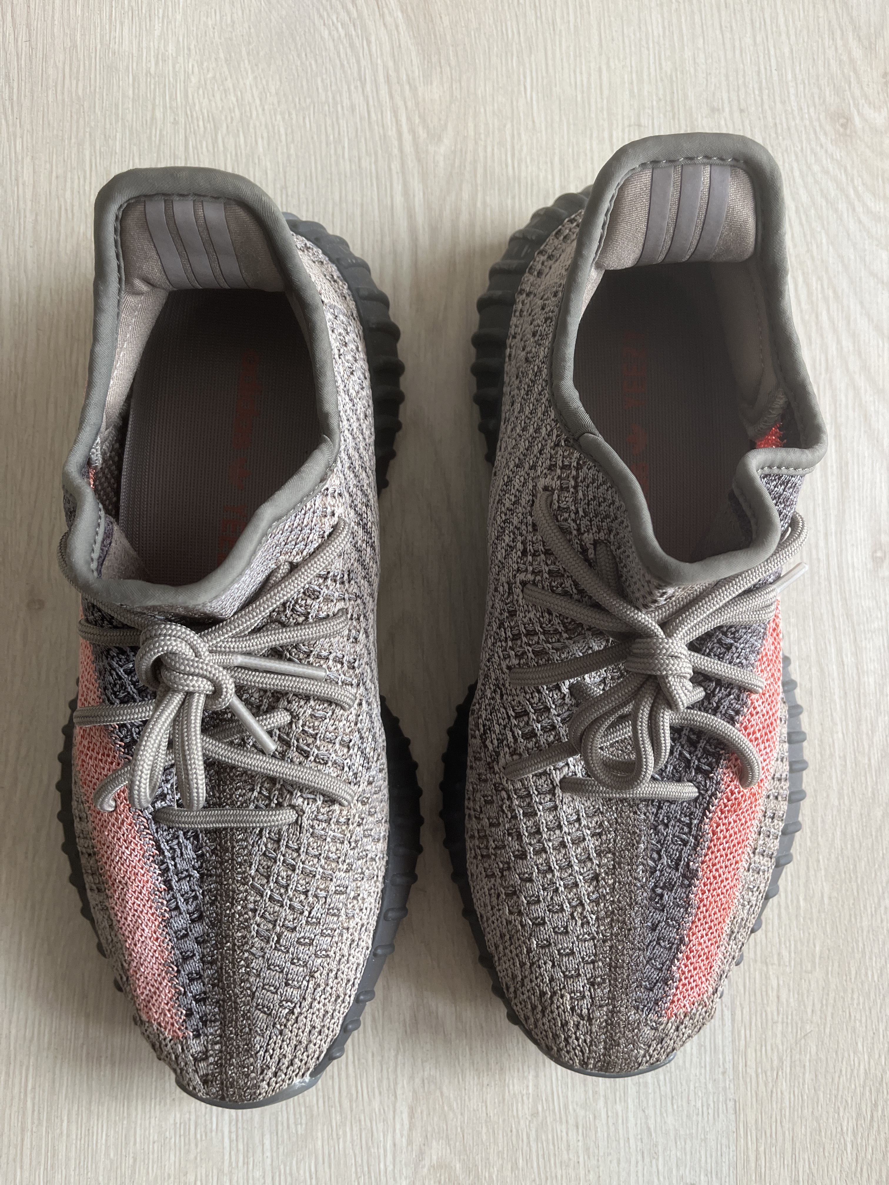 Yeezy Boost 350 V2 'Ash Stone' photo 3