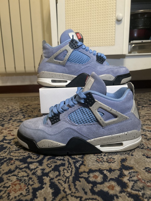 Air Jordan 4 Retro 'University Blue' (2021)
