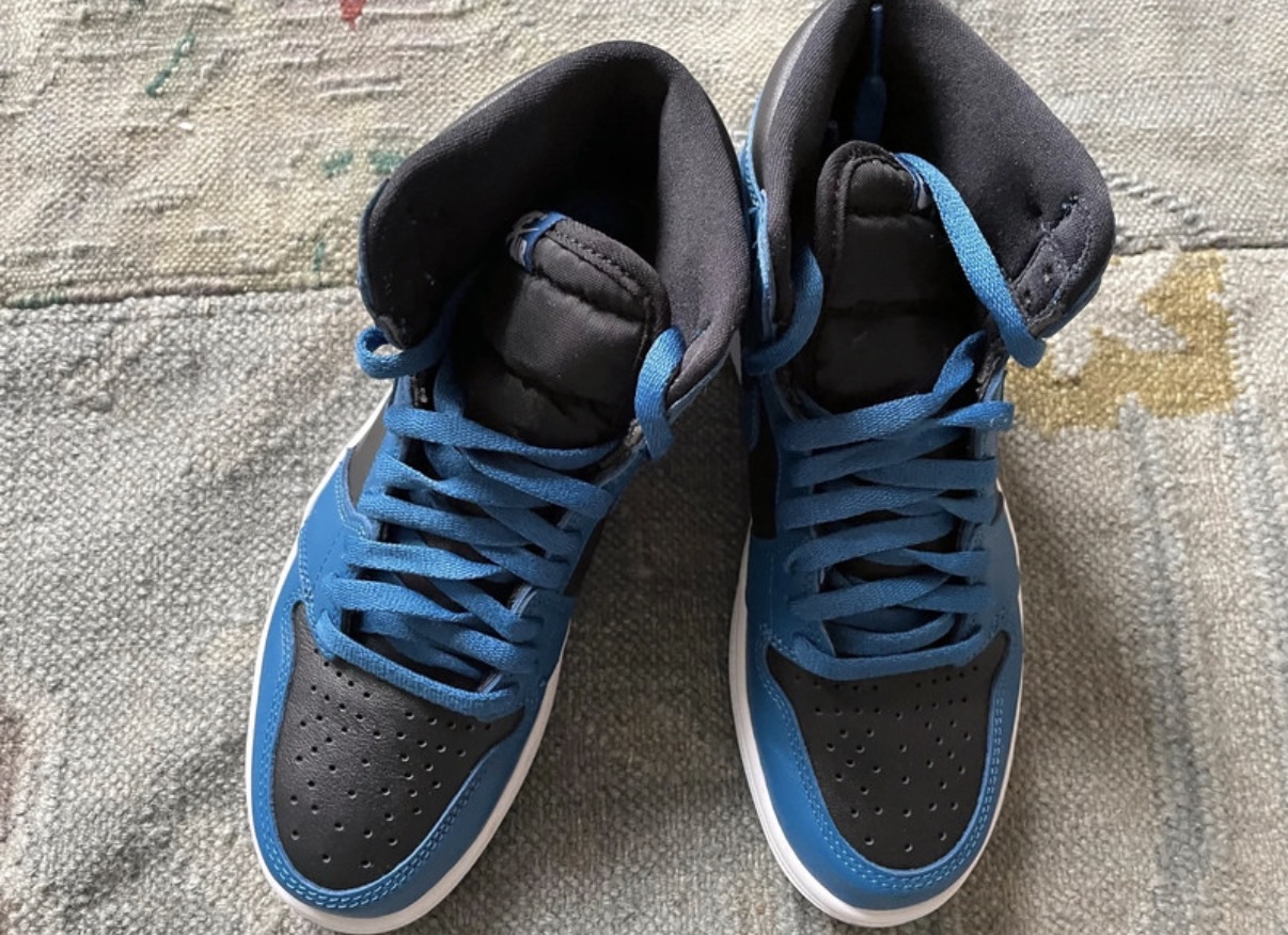 Air Jordan 1 Retro High OG 'Dark Marina Blue' (2022) photo 3