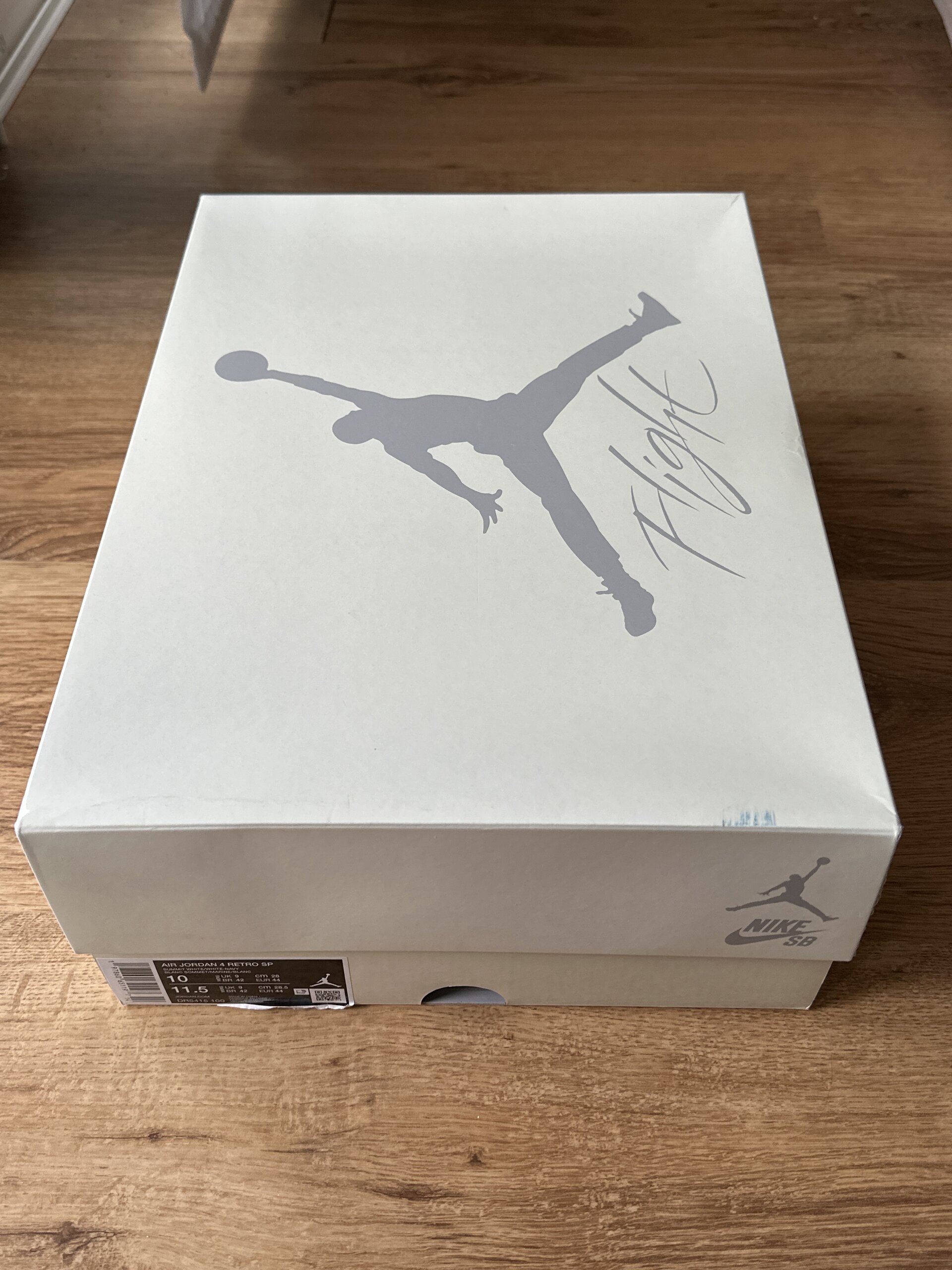 Nike SB x Air Jordan 4 'Navy' (2025) photo 7
