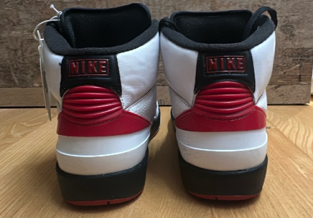 Air Jordan 2 OG Chicago (2022) photo 4