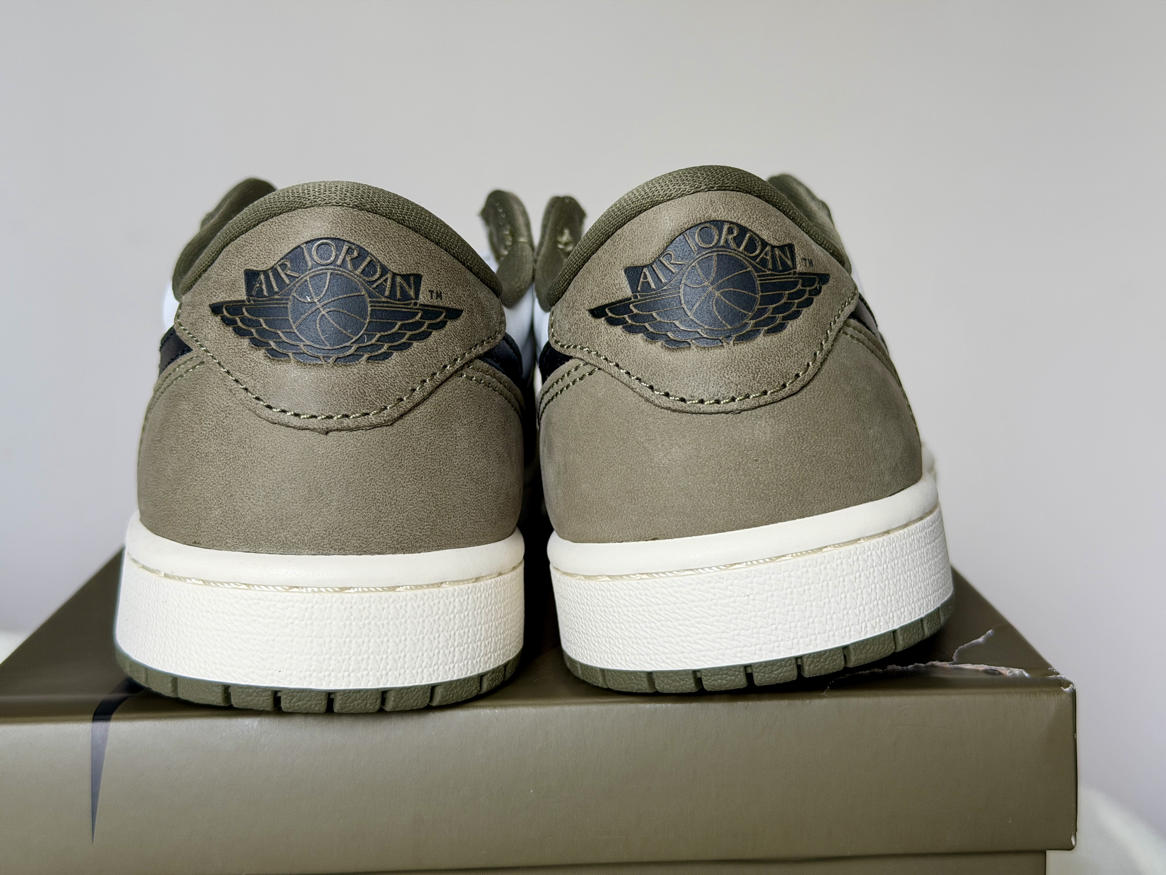 Air Jordan 1 Low OG 'Medium Olive' (2026) photo 4