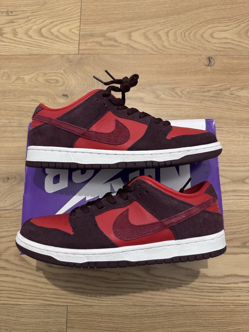 Nike SB Dunk Low 'Cherry' (2022)