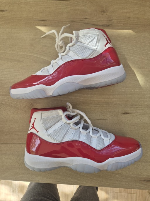 Air Jordan 11 'Cherry' (2022)