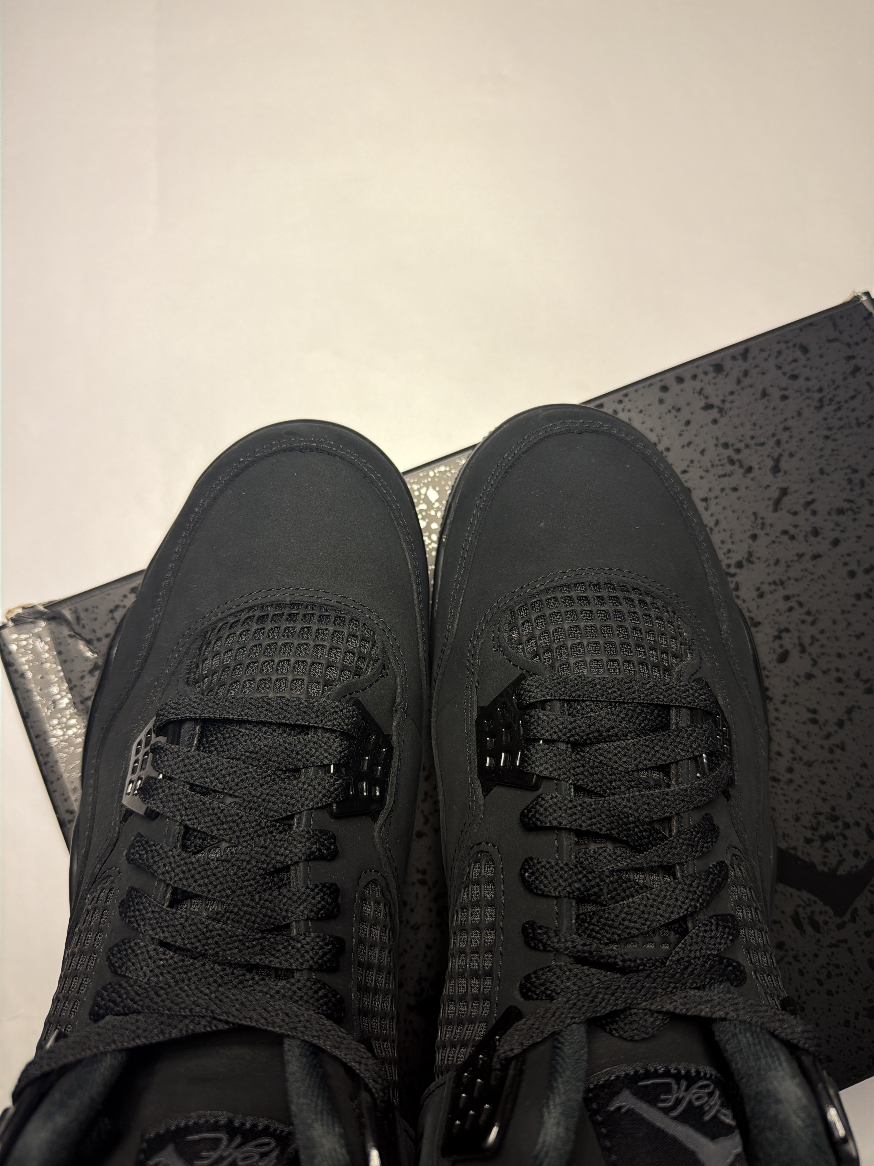 Air Jordan 4 Retro 'Black Cat' (2025) photo 9