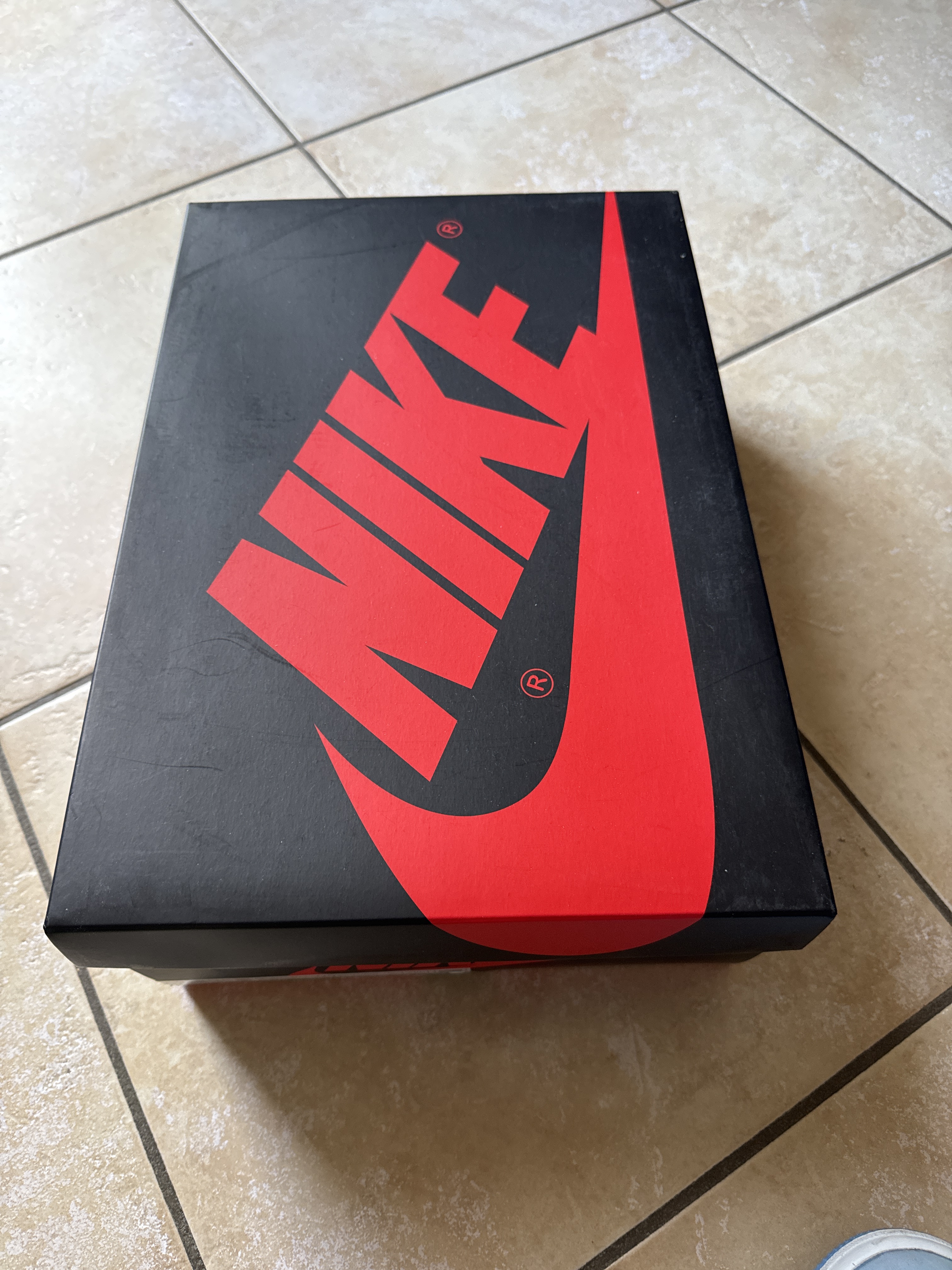 Air Jordan 1 Retro High 'White University Blue' (2021) photo 7