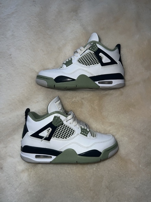 Air Jordan 4 WMNS 'Seafoam' (2023)