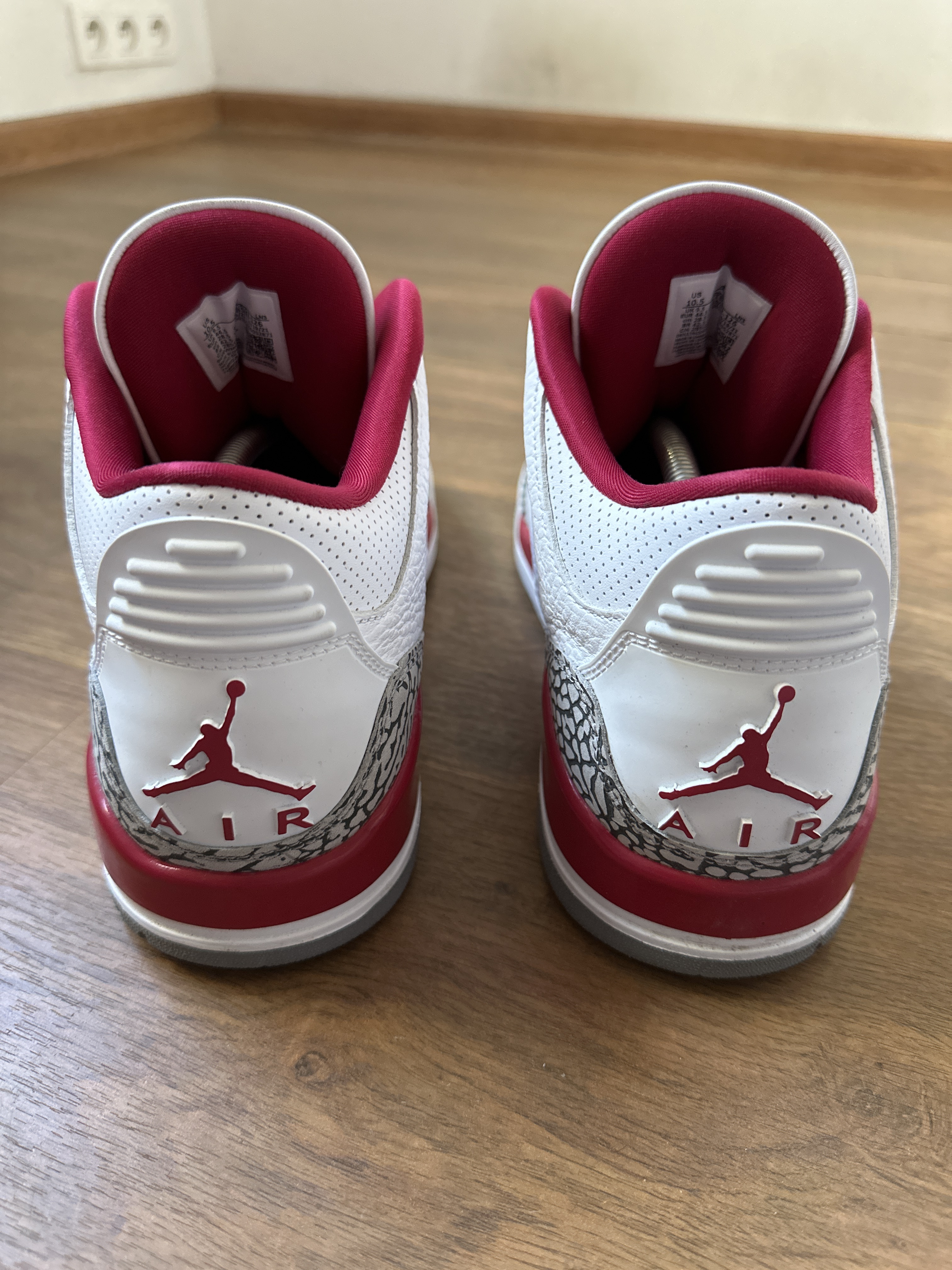 Air Jordan 3 Retro 'Cardinal Red' (2022) photo 4