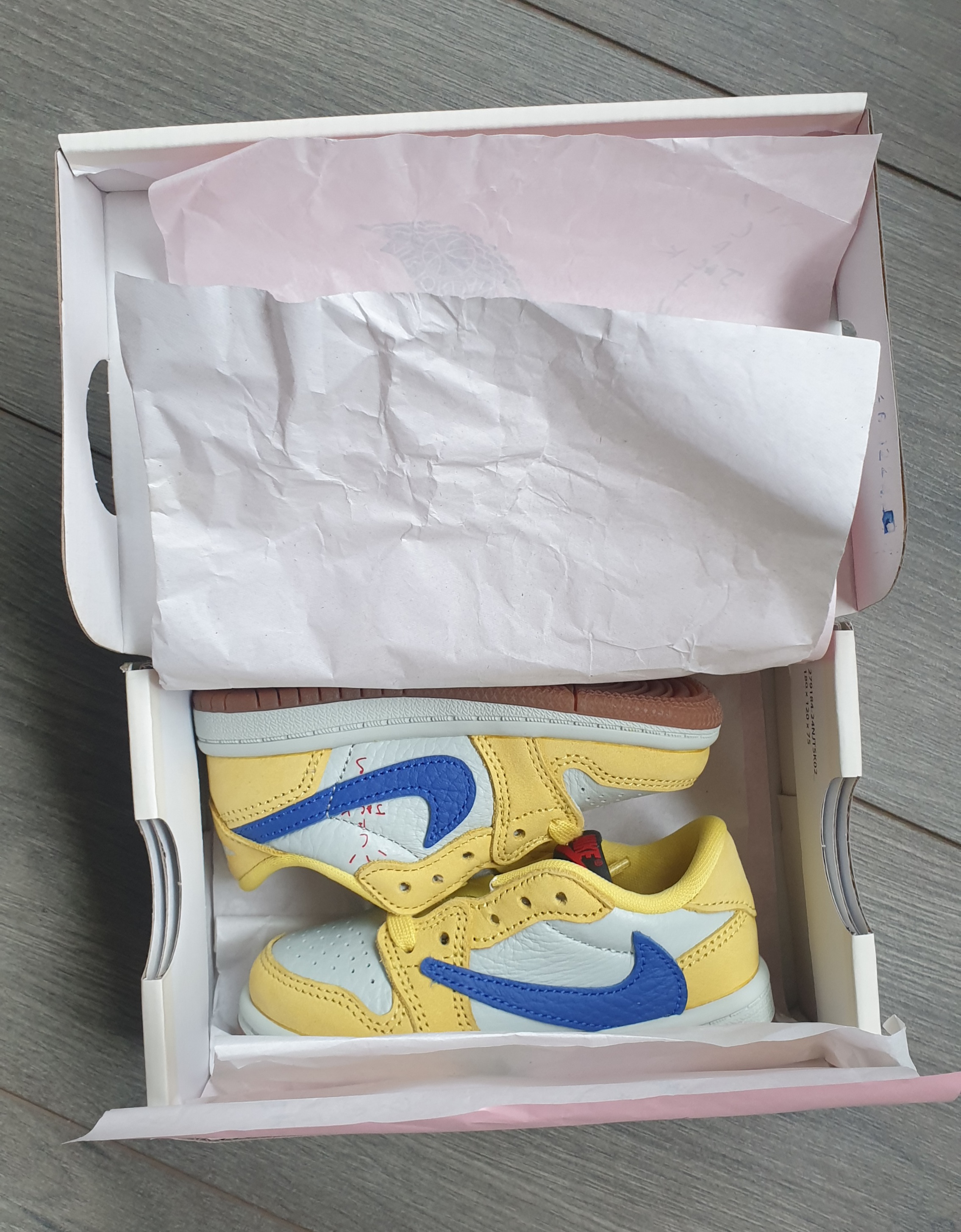 Air Jordan 1 x Travis Scott Low TD 'Canary' (2024) photo 1