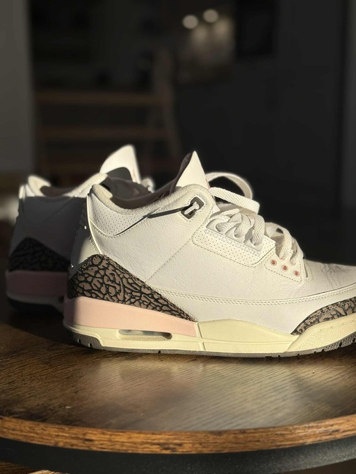 Air Jordan 3 Retro WMNS 'Dark Mocha'